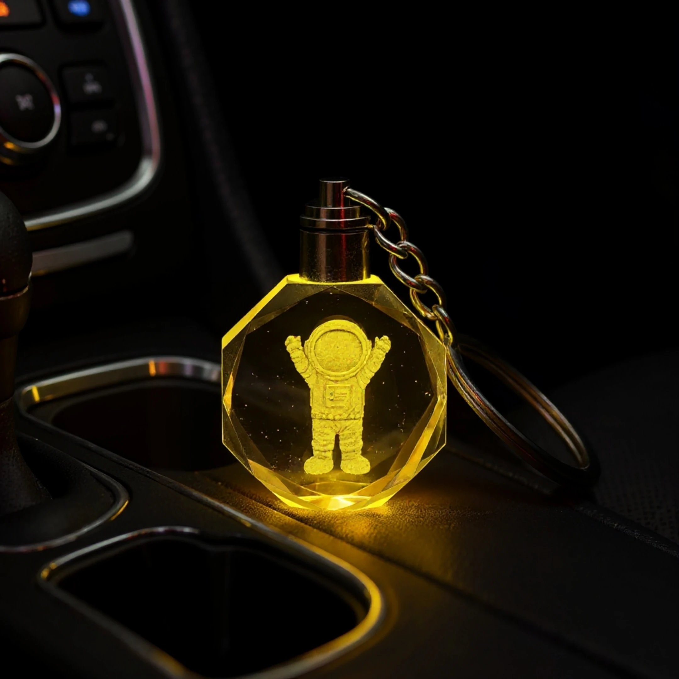 Astronot Renk Değiştiren Işıklı Kristal Anahtarlık