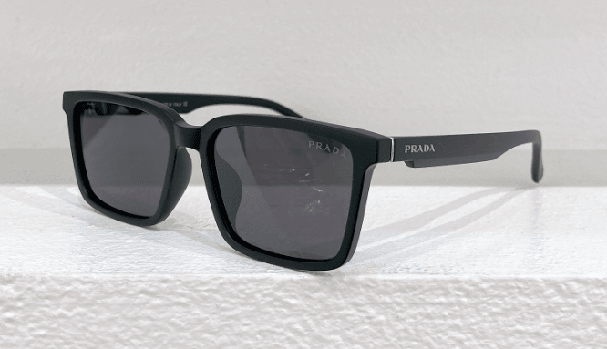Prada PR 82YS