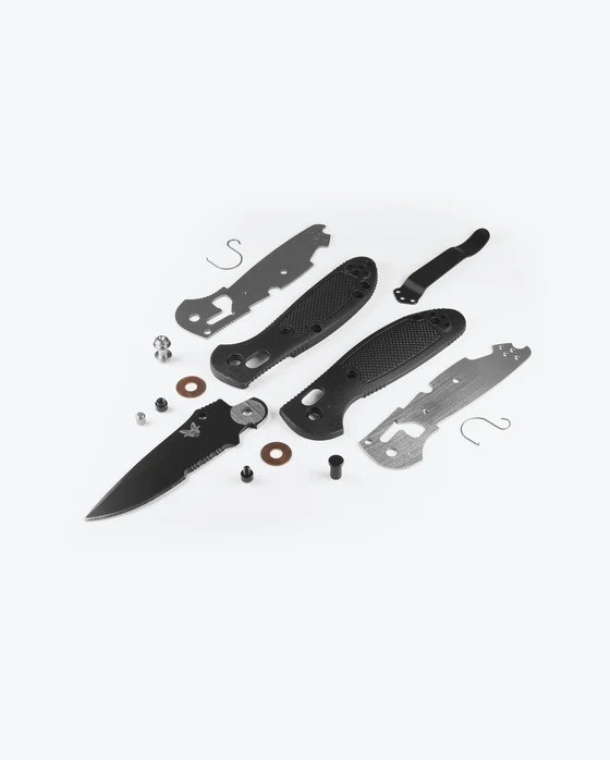 Benchmade Mini Griptilian® Black Grivory® Serrated Drop Point Black Çakı