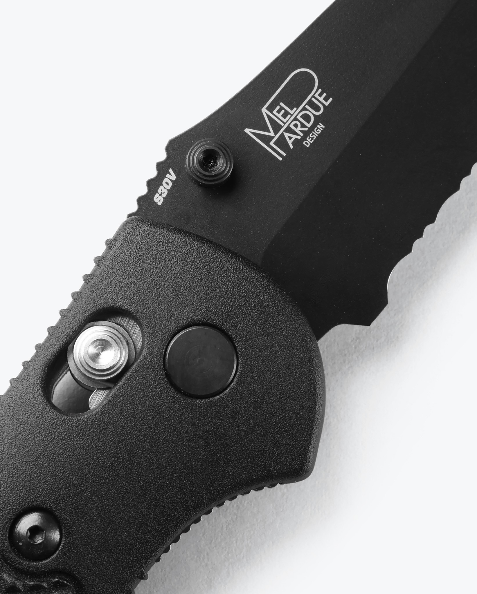 Benchmade Griptilian® Black Grivory® Serrated Drop Point Black Çakı