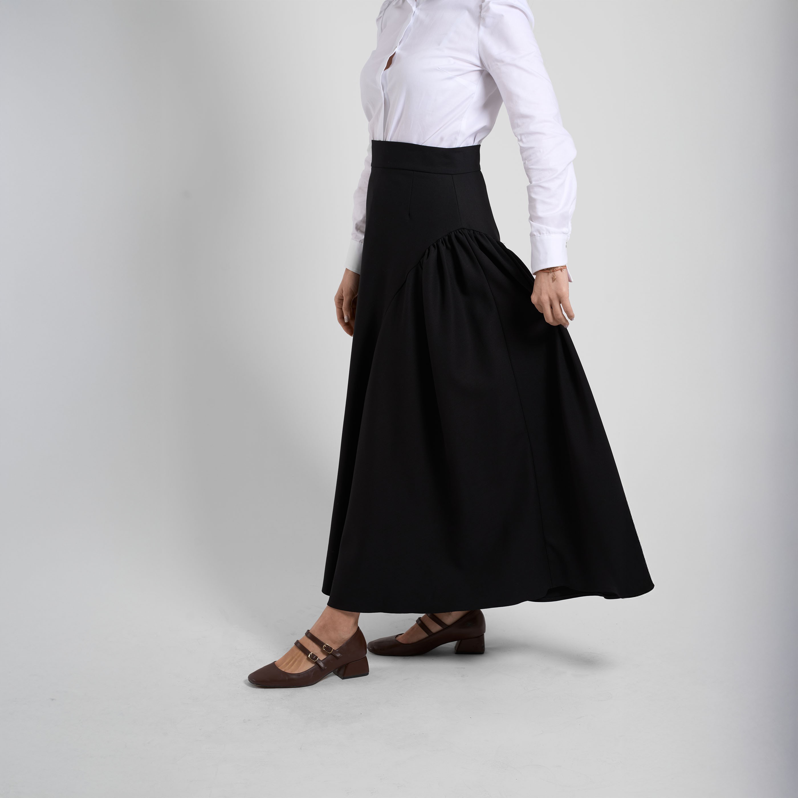 Asimetrik Volanlı Hafif Gabardin Etek - Siyah