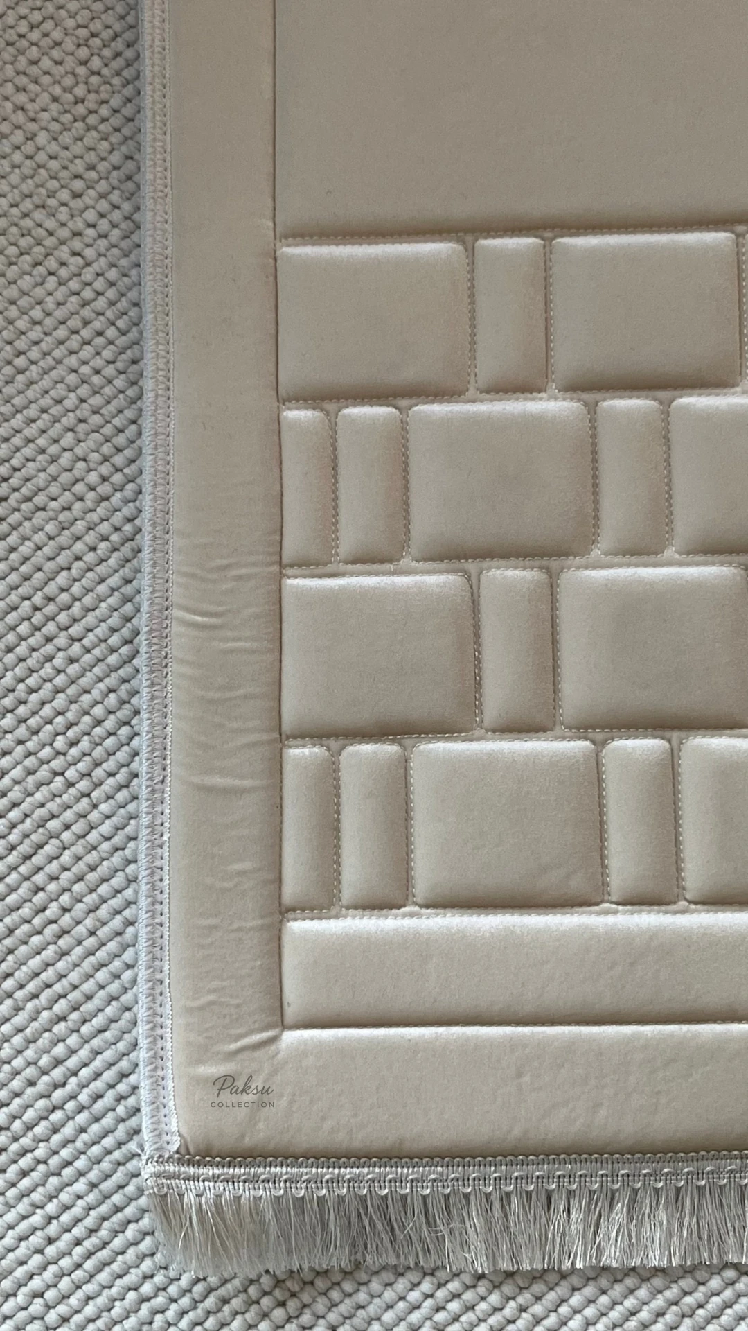 Nazenin Ortopedik Nakışlı Seccade - İnci Beyazı