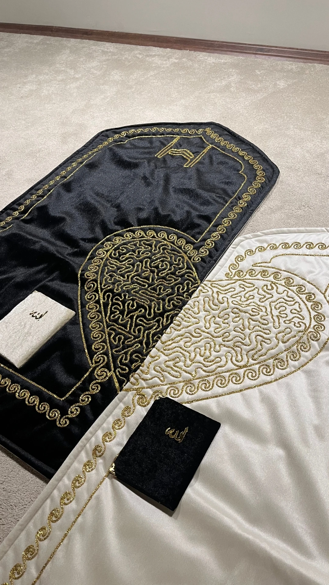 Kalpli Çift Seccadesi Seti – Meşk Koleksiyonu