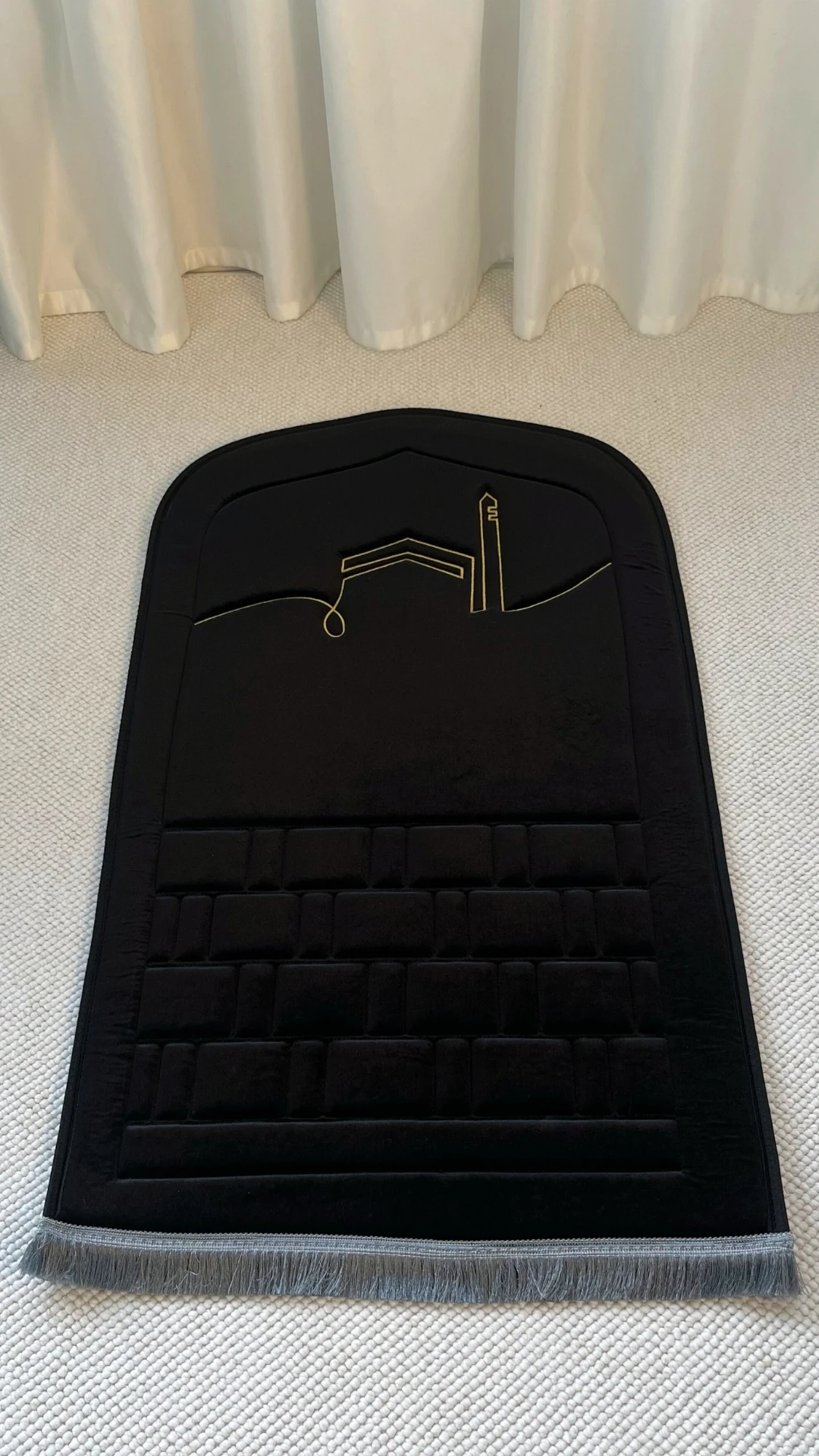 Nazenin Ortopedik Nakışlı Seccade - Siyah