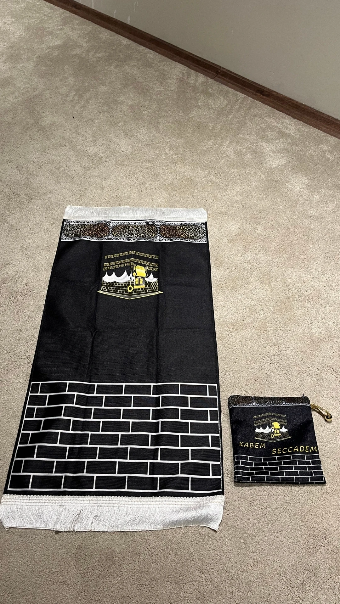 Paksu Collection Kabe Motifli Cep Boy Çantalı Seccade