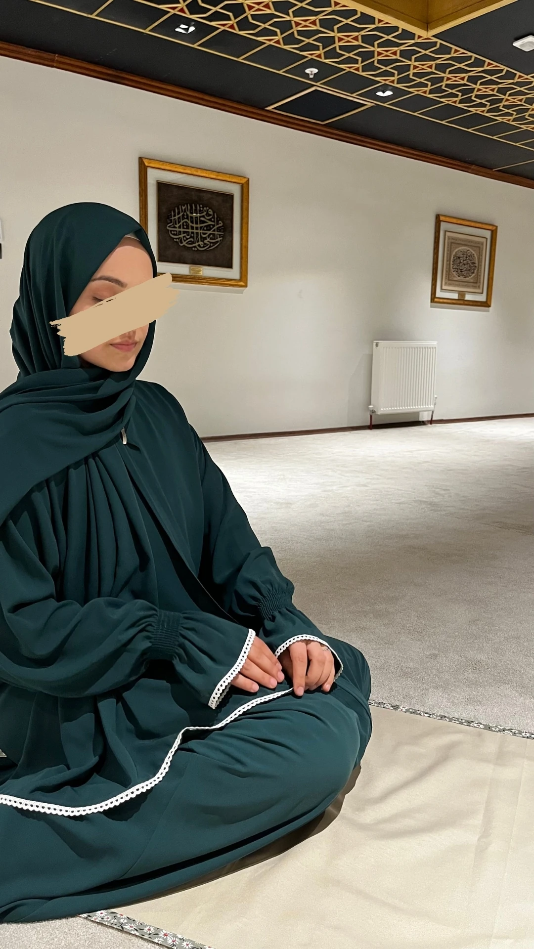 Medine İpeği Şallı Namaz Elbisesi Ferace - Zümrüt Yeşili