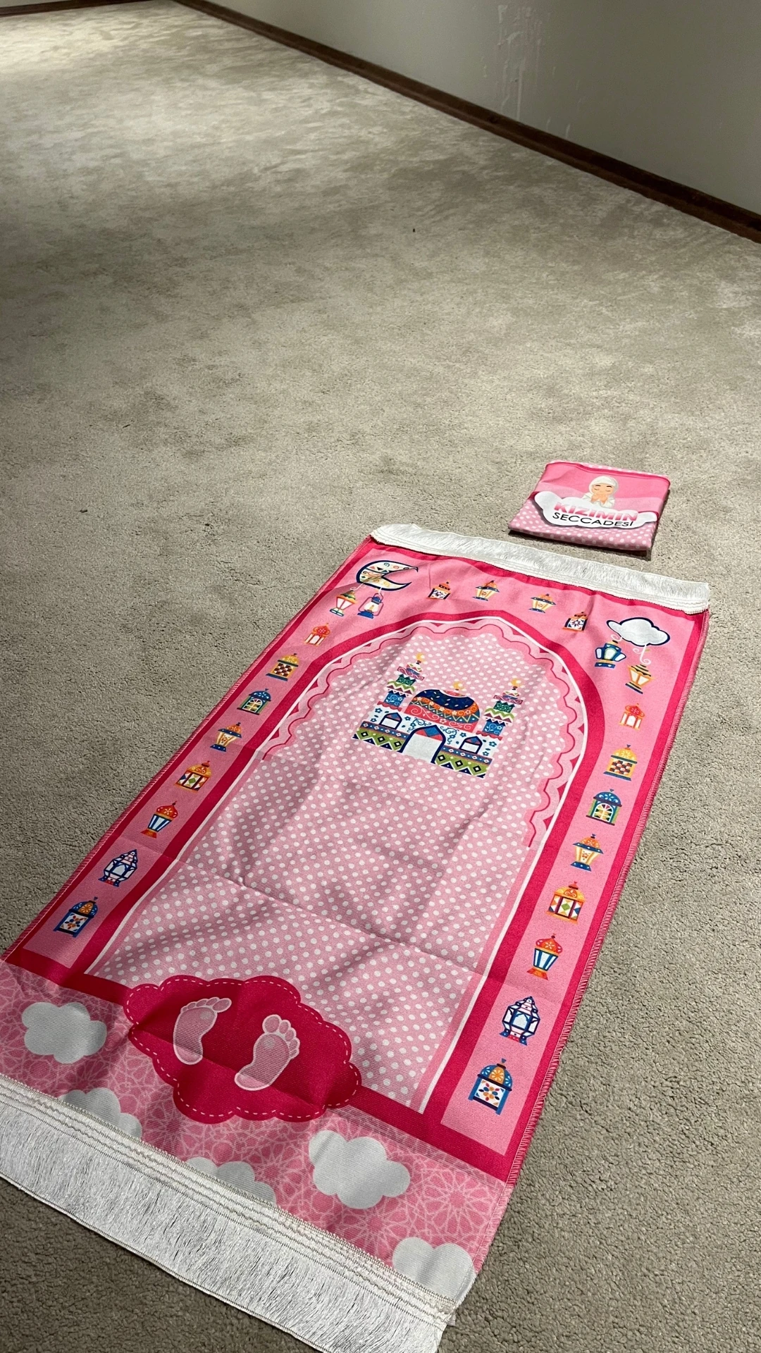 Paksu Collection Kaymaz Taban Çantalı Çocuk Seccadesi - Kız Çocuk Seccadesi - Pembe