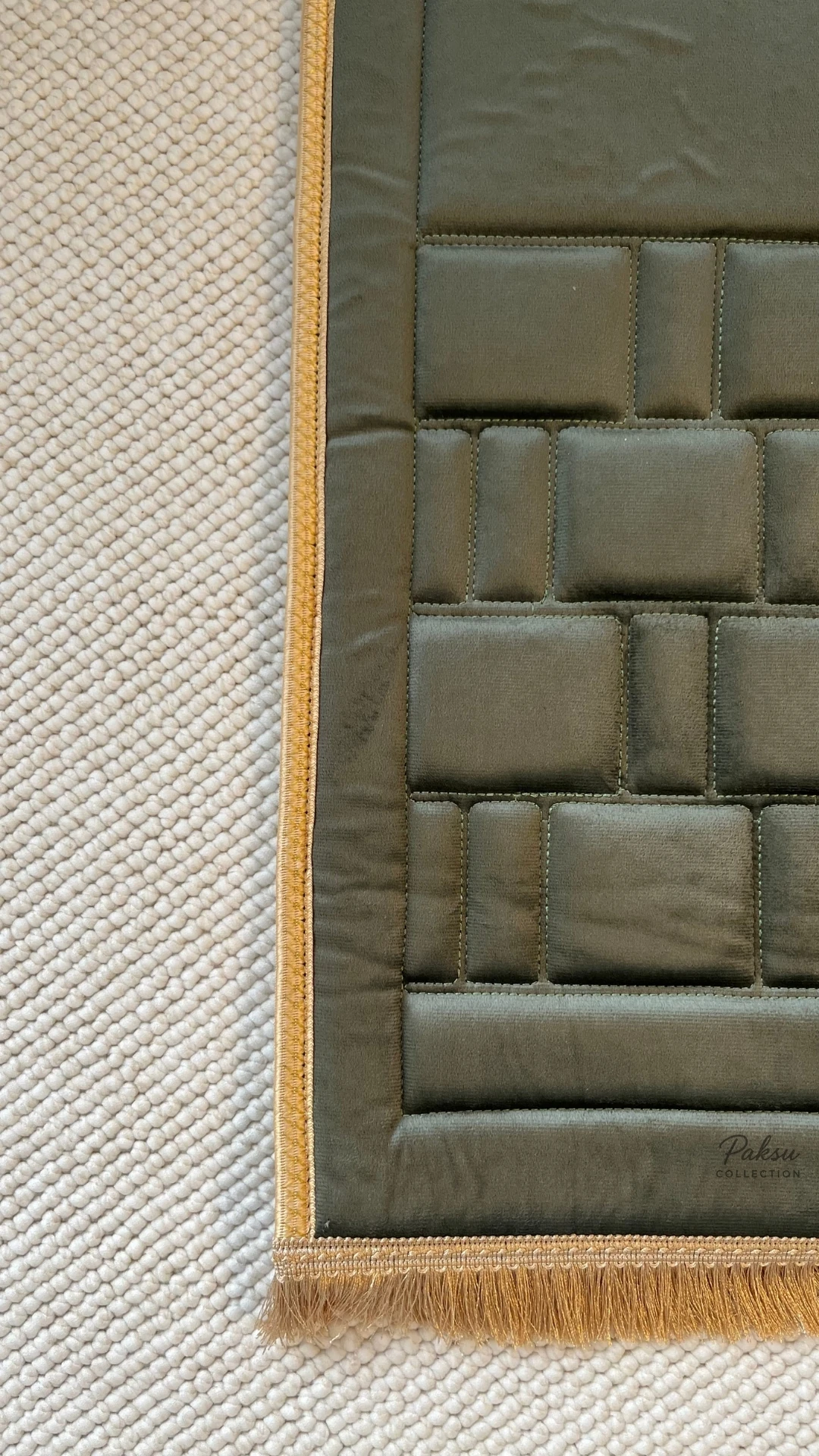 Nazenin Ortopedik Nakışlı Seccade - Asker Yeşili