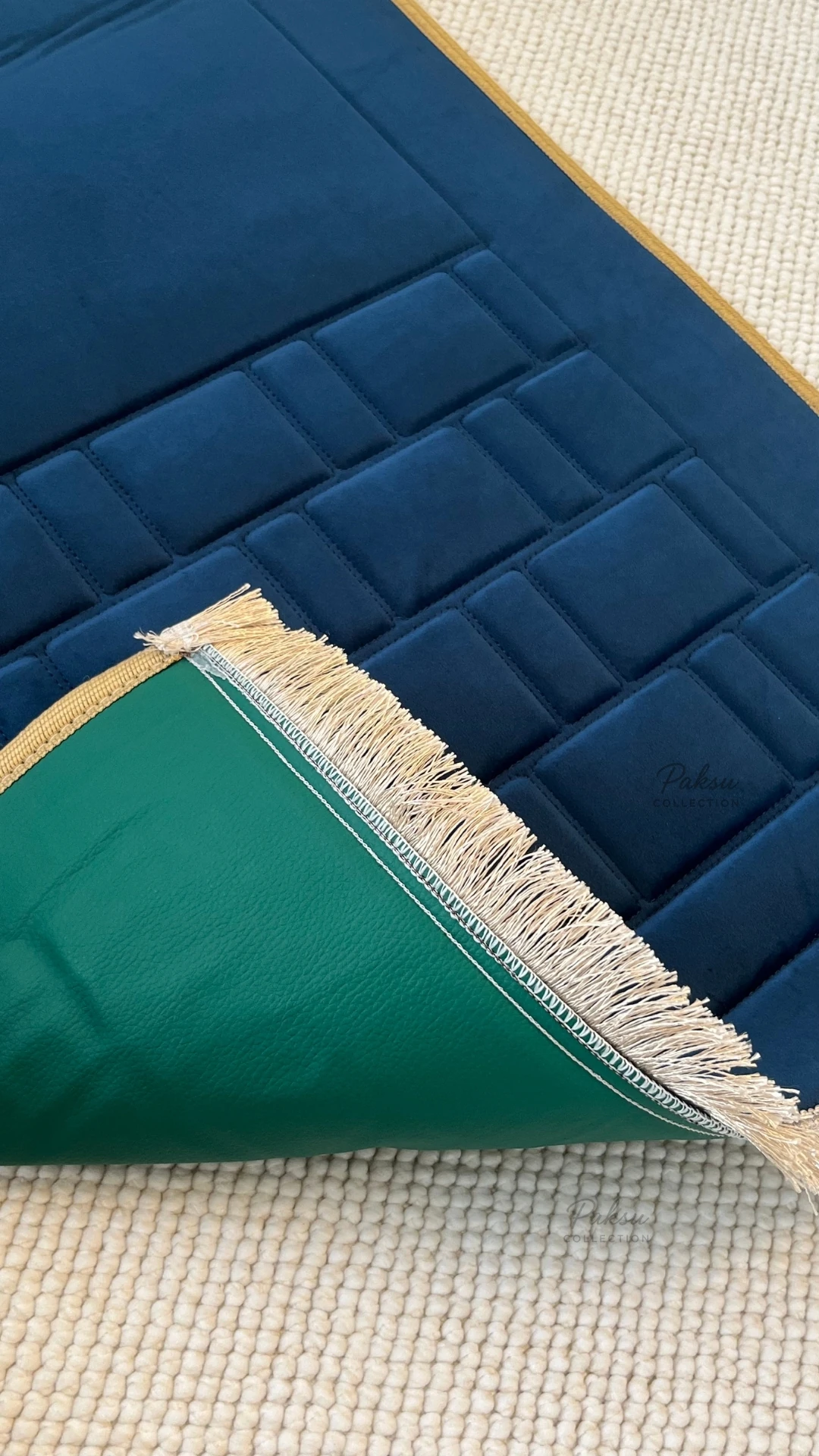 Nazenin Ortopedik Nakışlı Seccade - Lacivert