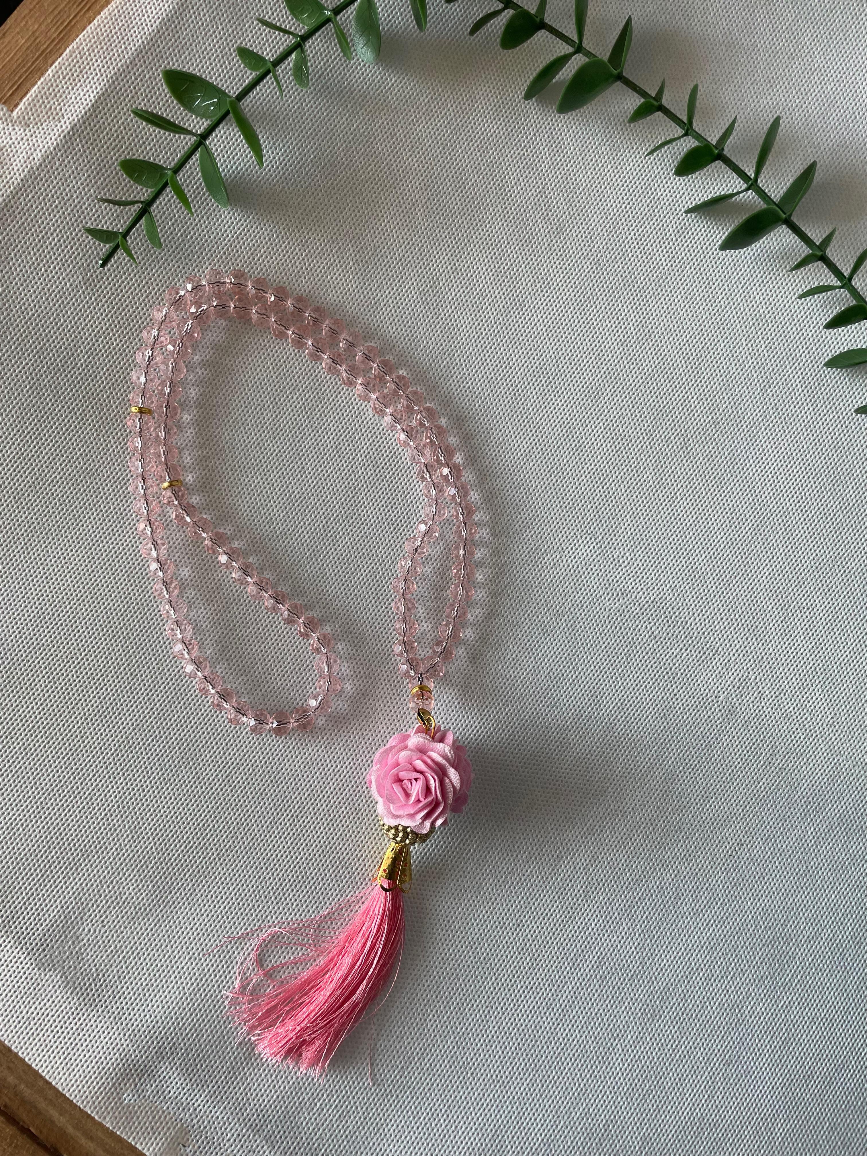 Pembe Gül Püskülü Detaylı Kristal 99'lu Tesbih