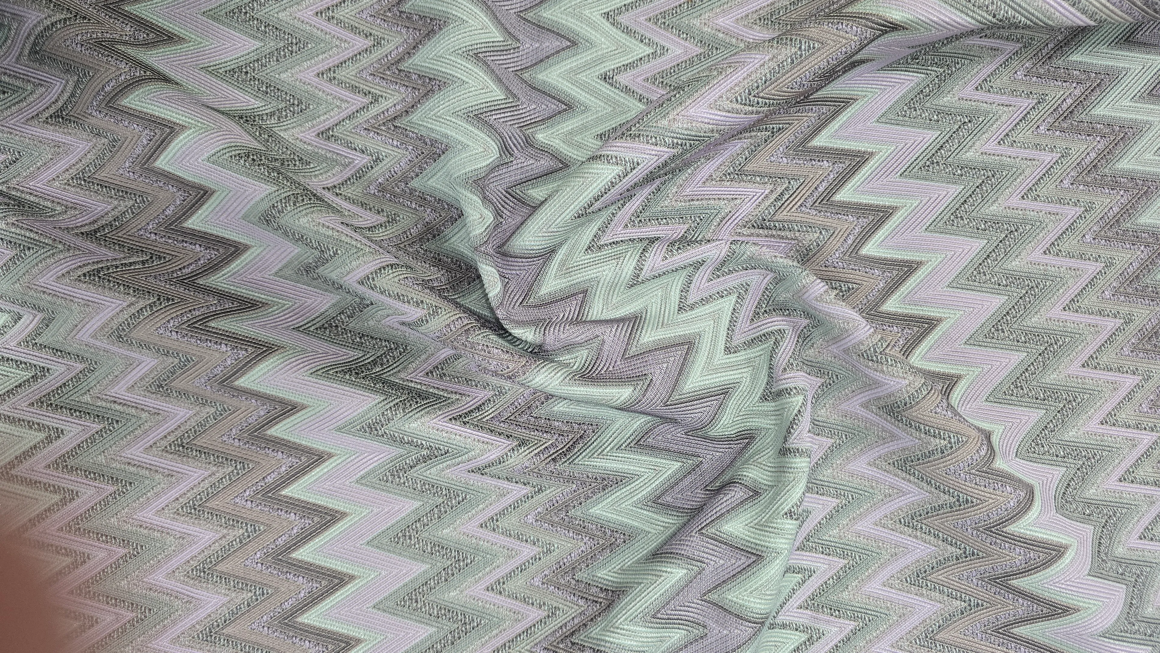 MESSİNA Serisi Missoni Desenli Jakarlı Sıkı Dokuma Avangard Kumaş, Döşemelik Minderlik Perdelik