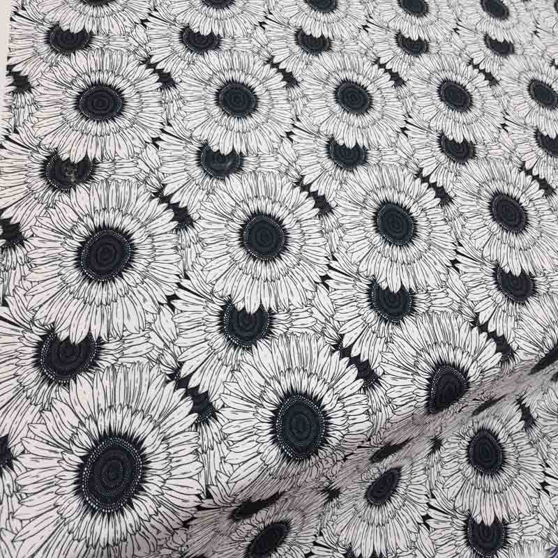 Siyah Beyaz Çiçek Desenli Dekoratif Döşemelik Kumaş