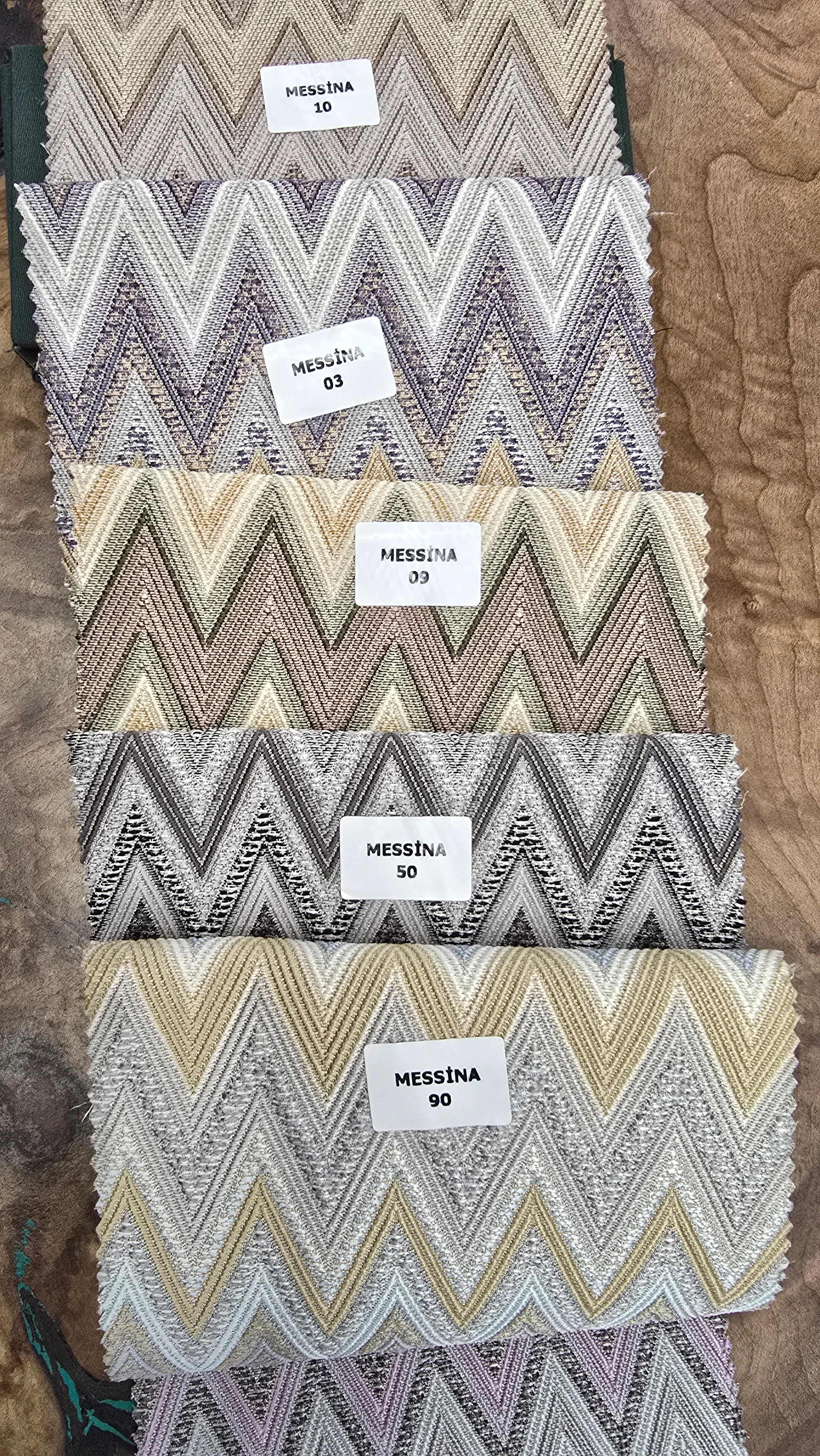 MESSİNA Serisi Missoni Desenli Jakarlı Sıkı Dokuma Avangard Kumaş, Döşemelik Minderlik Perdelik