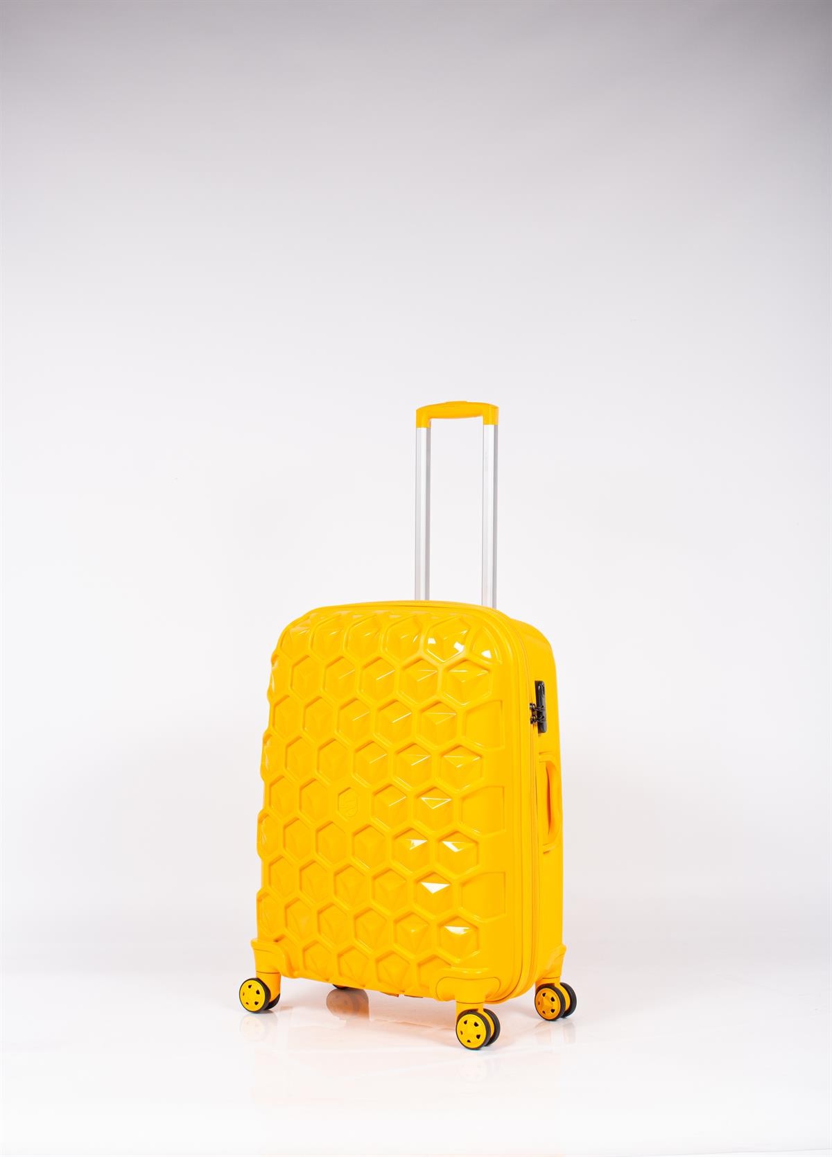 PENTA PP Plastik, Kırılmaz Orta Boy Çekçekli Seyahat Valizi - Sarı