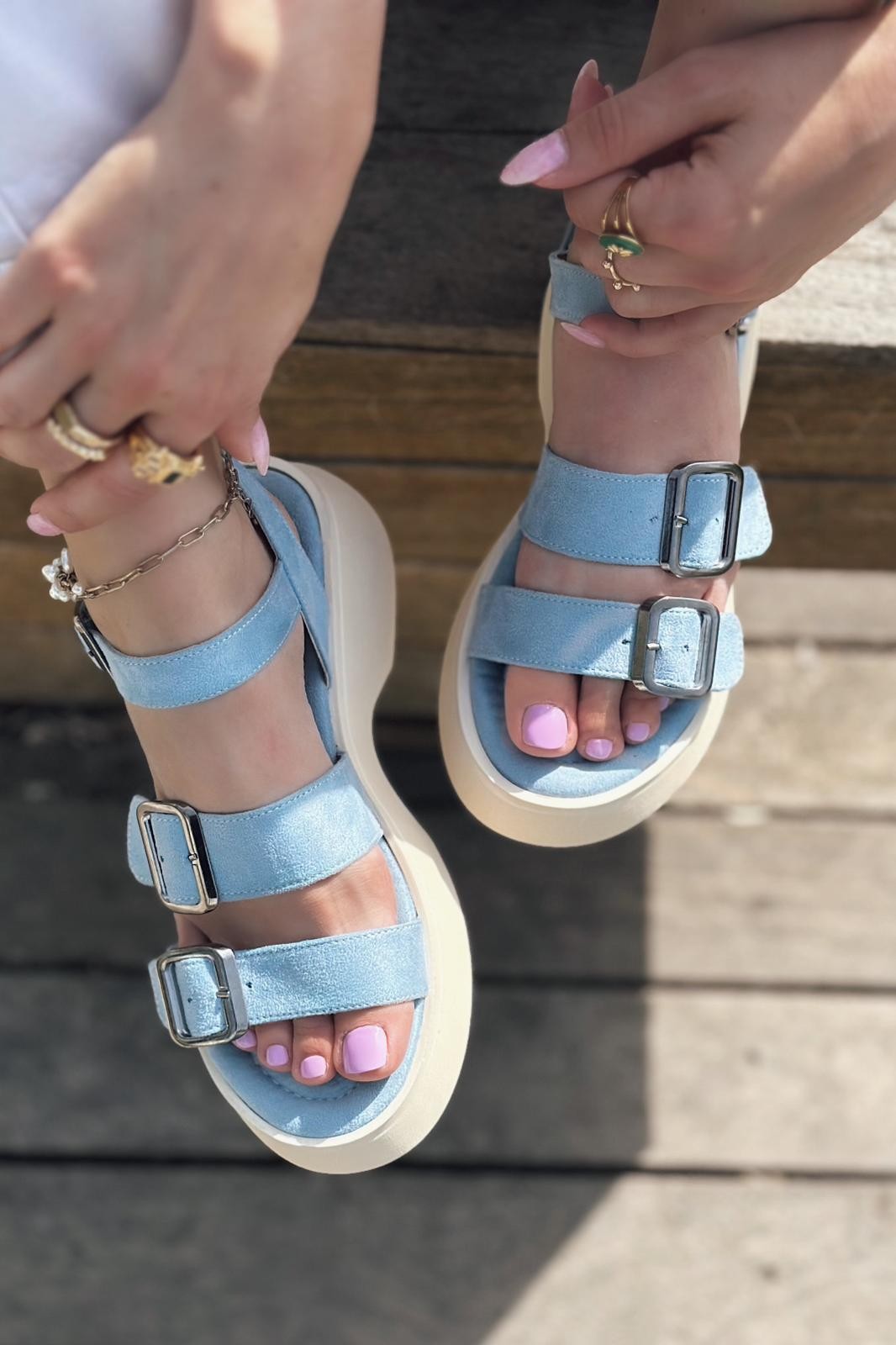 Neslon Suede Buckle Detailed Women's Sandals Baby Blue