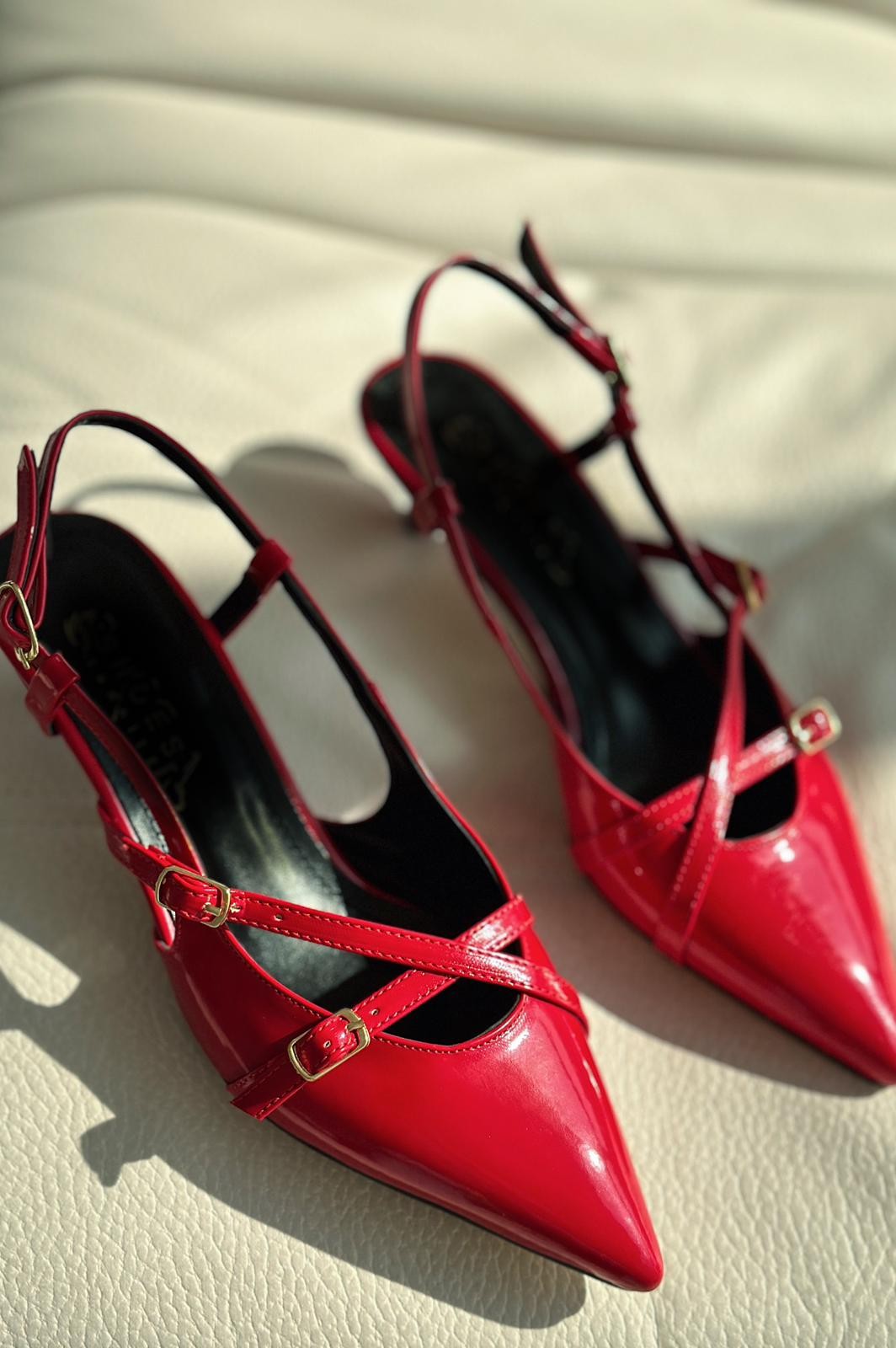 Pejox Rugan Toka Detaylı Kısa Topuklu Stiletto Kırmızı
