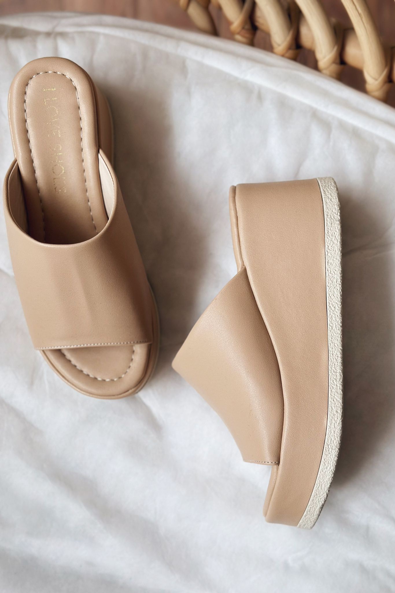 Women's Nude Slippers With Destin Matte Leather Padding Heels