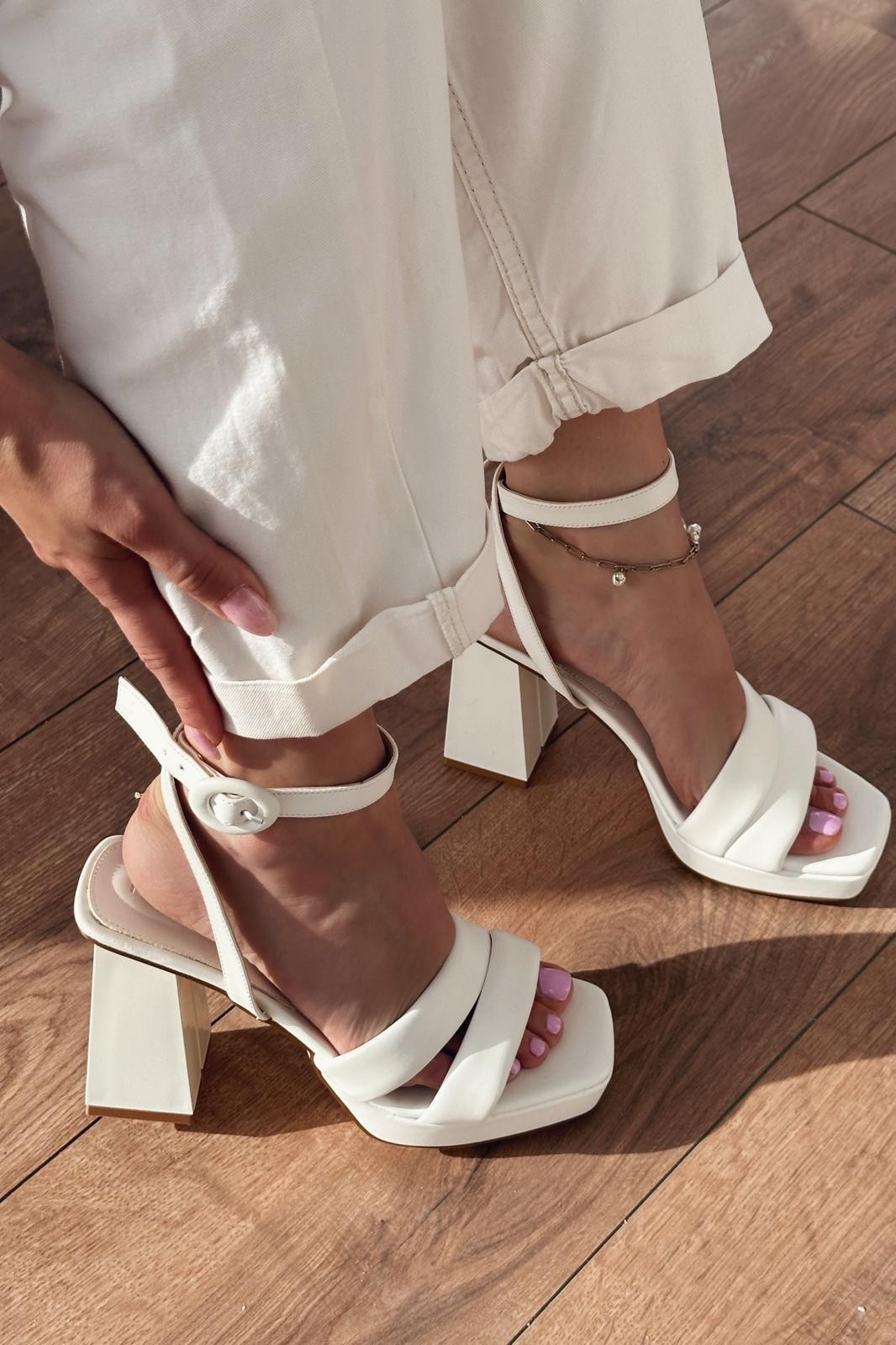 Tonna Matte Leather Banded Platform Heeled Shoes White