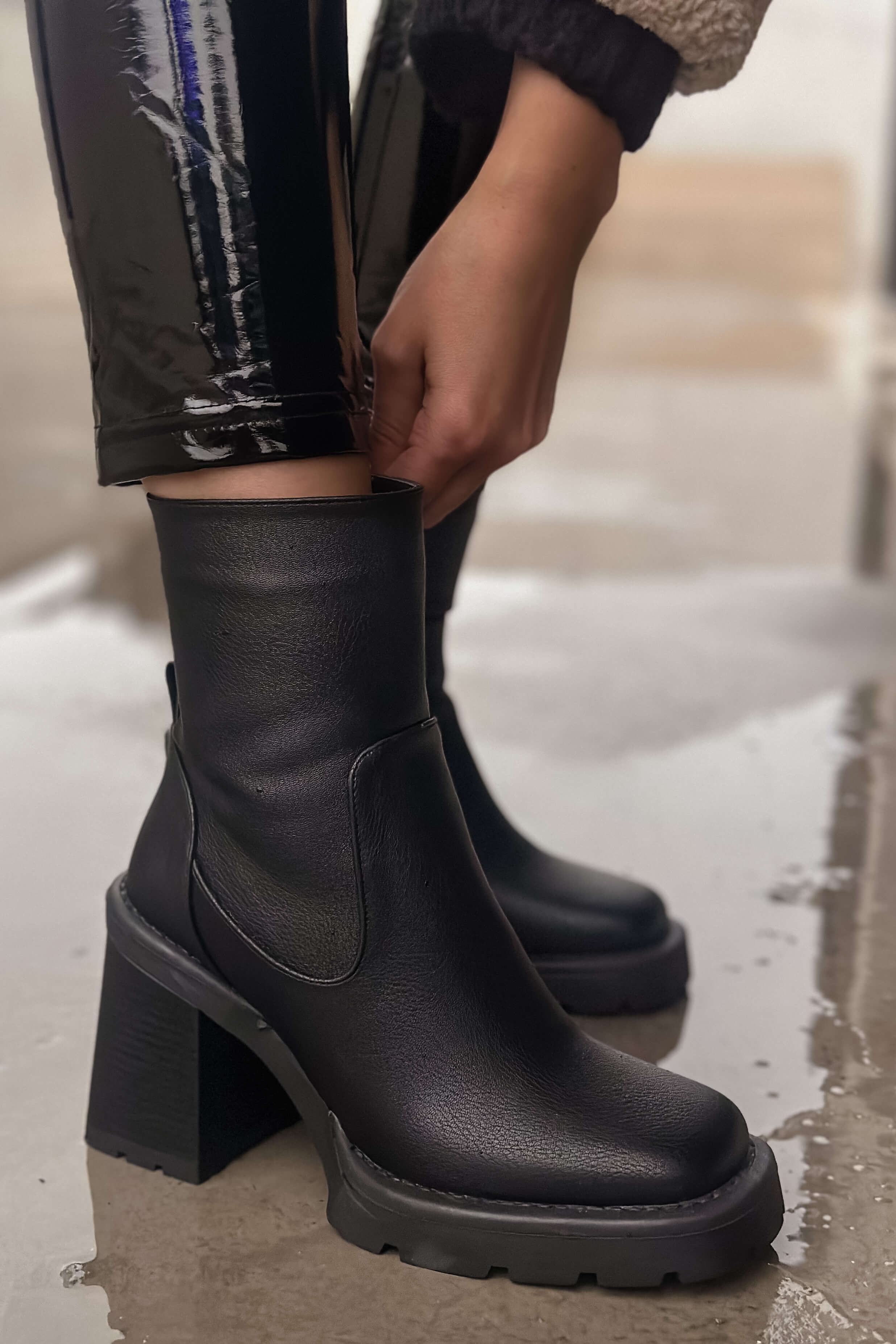 Colita woman matte leather boots black