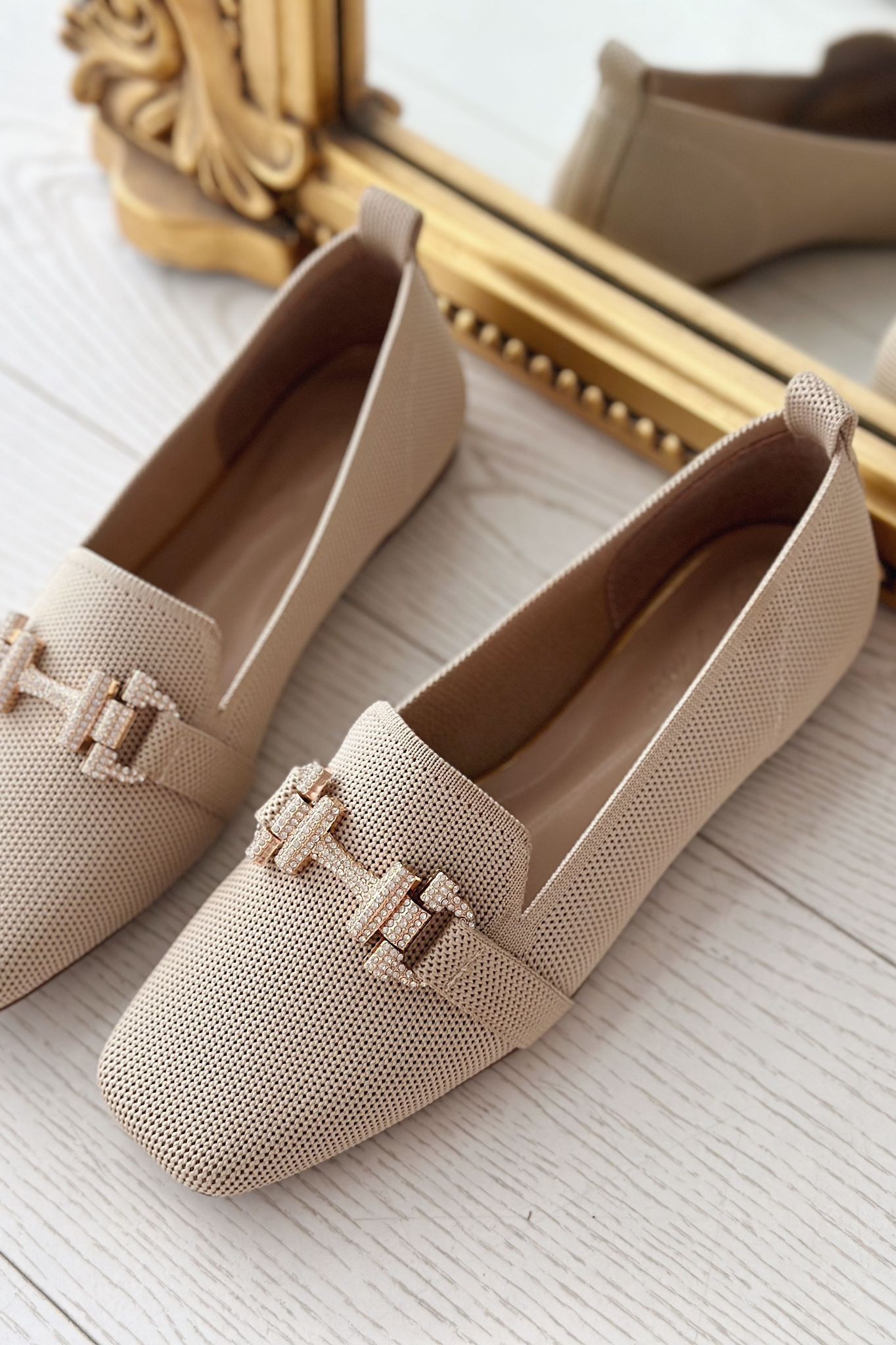 Coret Stone Buckle Detailed Women's Loafer Beige