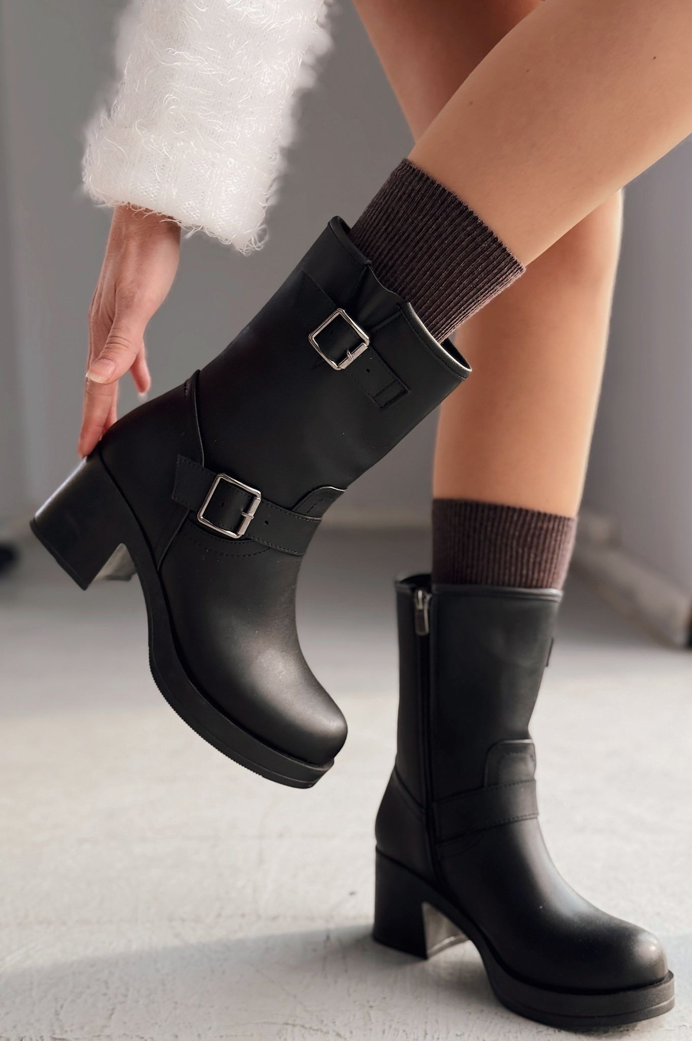 Kalora Black Zipper Heel Women's Boots