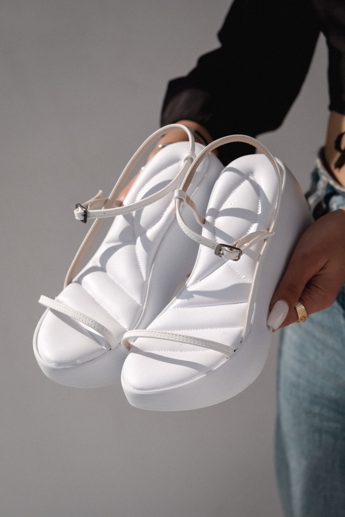 Nolisma matte leather fill heel sandals white