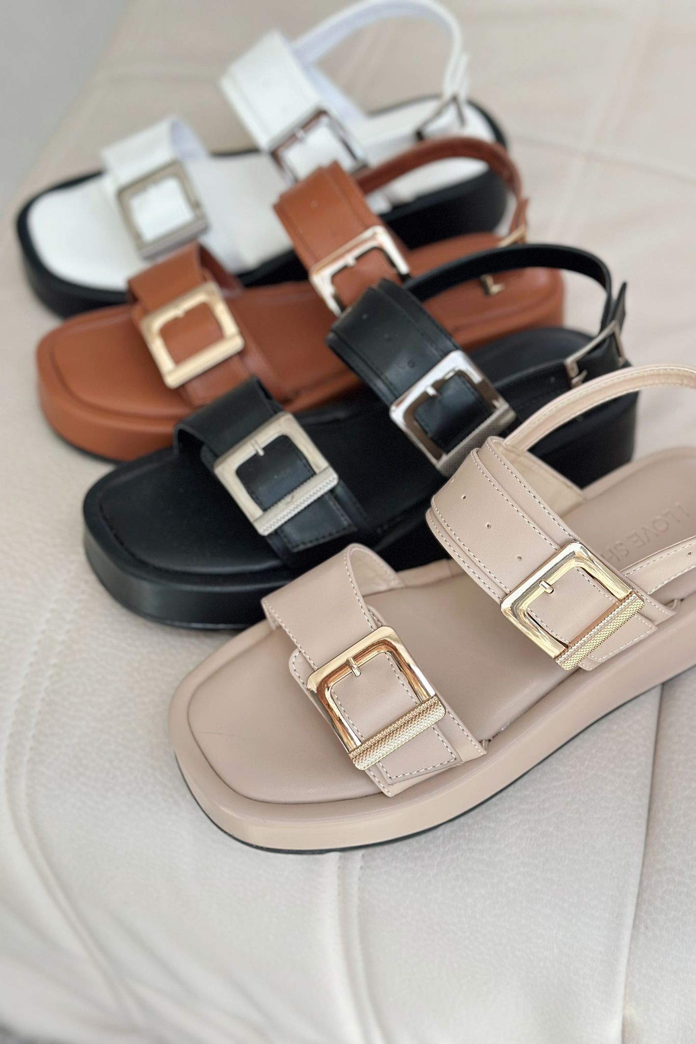 Perina Matte Leather Buckle Detailed Women's Sandals White