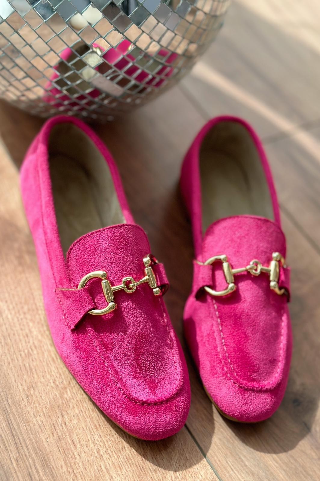 Lofin Suede Buckle Detailed Women's Loafer Fuchsia