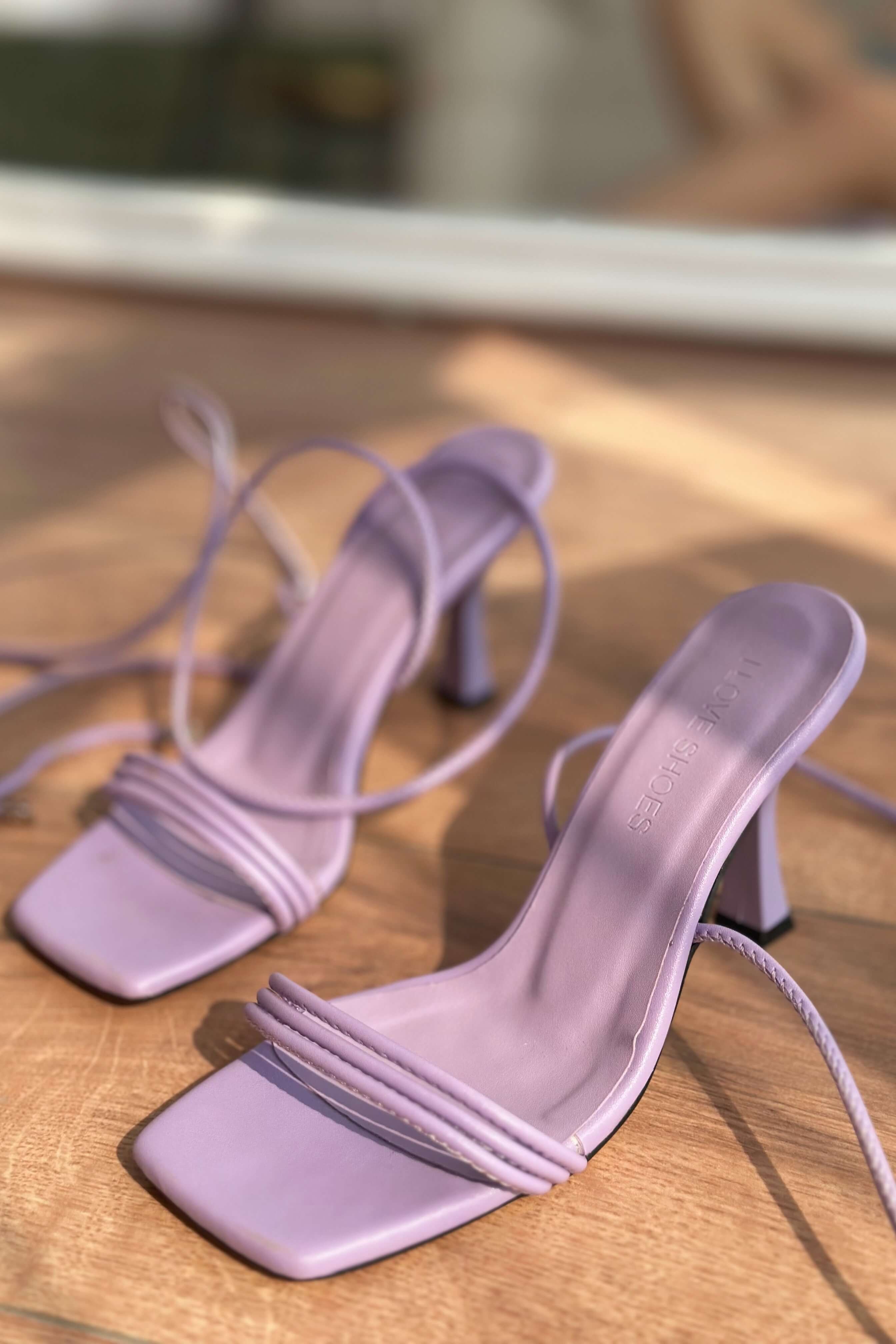 Cesy Mat Deri Bilekten Bağlama Detaylı Kadın Yüksek Topuklu Ayakkabı Lila