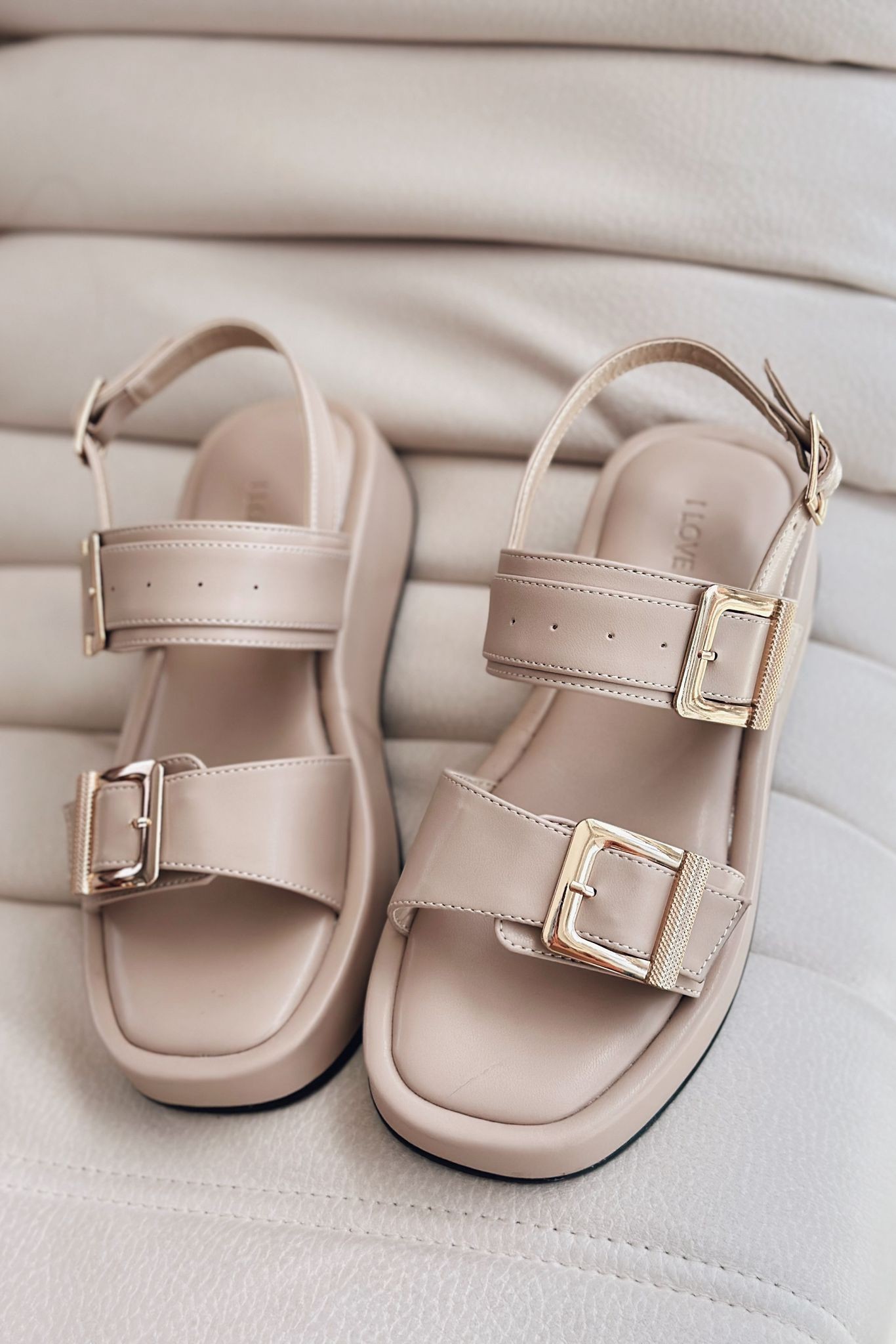 Perina Matte Leather Buckle Detailed Women's Sandals Nude