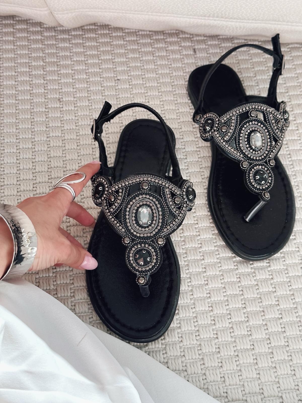 Lwon Shiny Satin Stone Detailed Women's Sandals Black