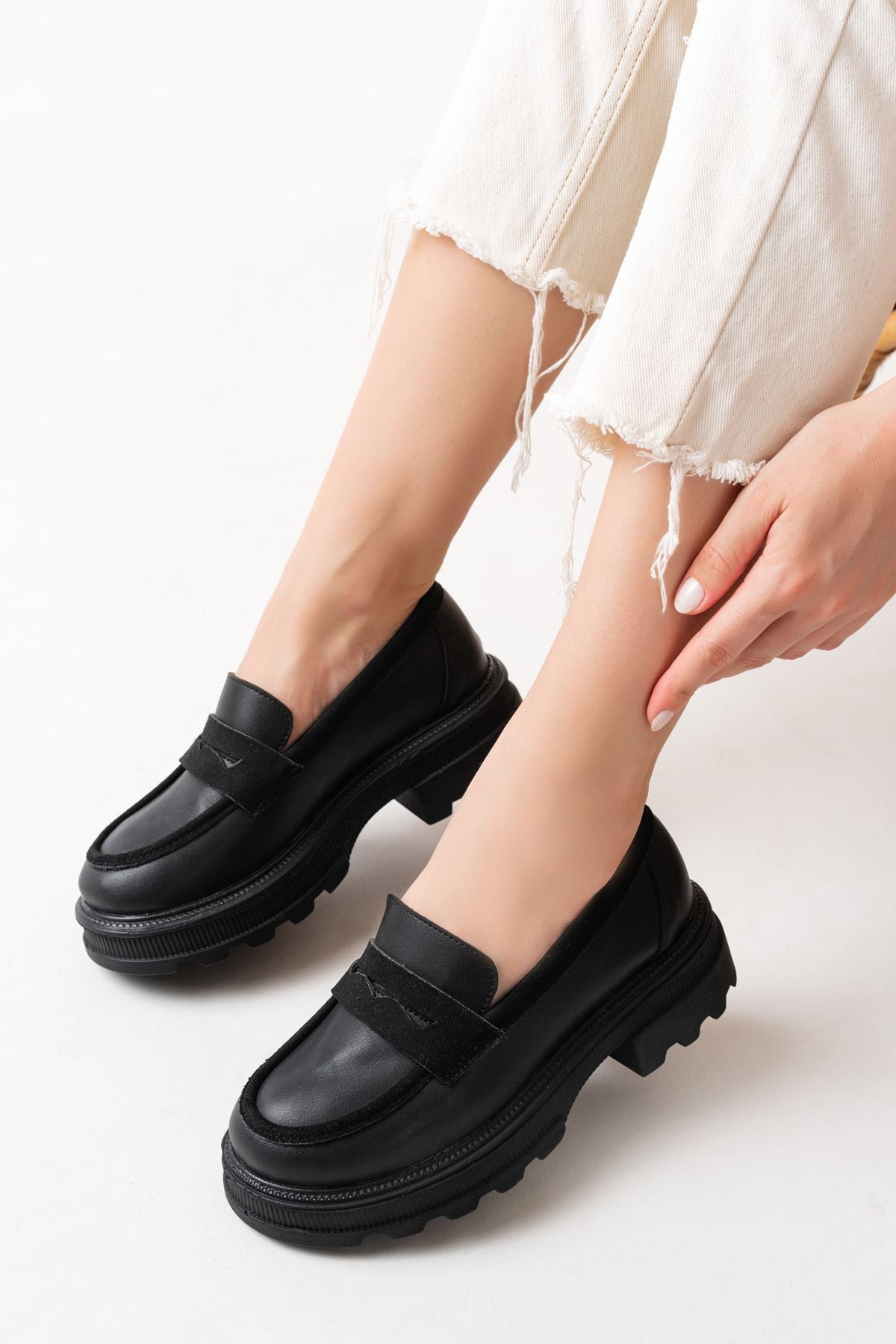 Black Women's Loafer Shoes