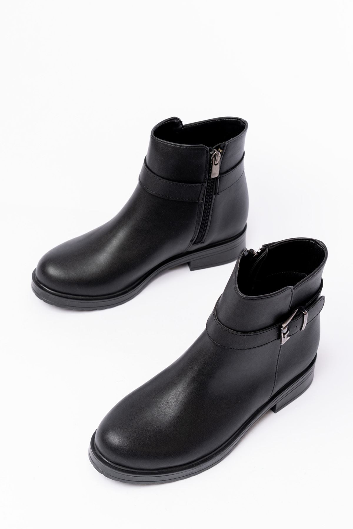 Elvoris Black Zipper Women's Boots