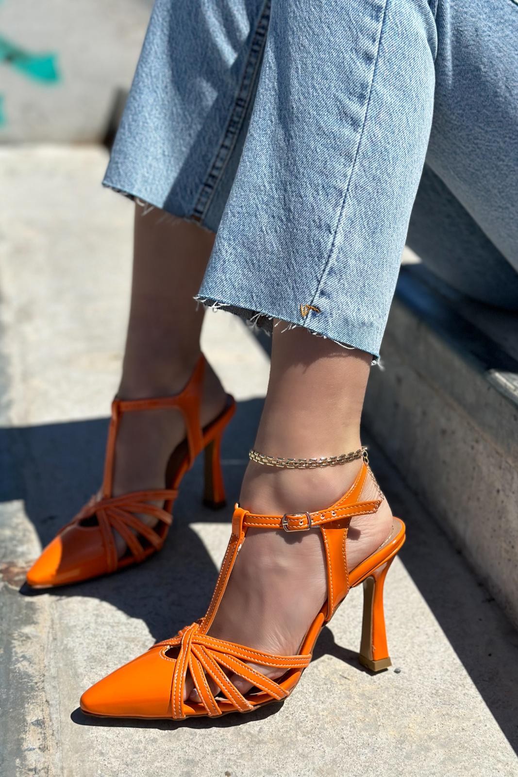 Sonedra Patent Leather Cross Strap Detailed Stiletto Orange