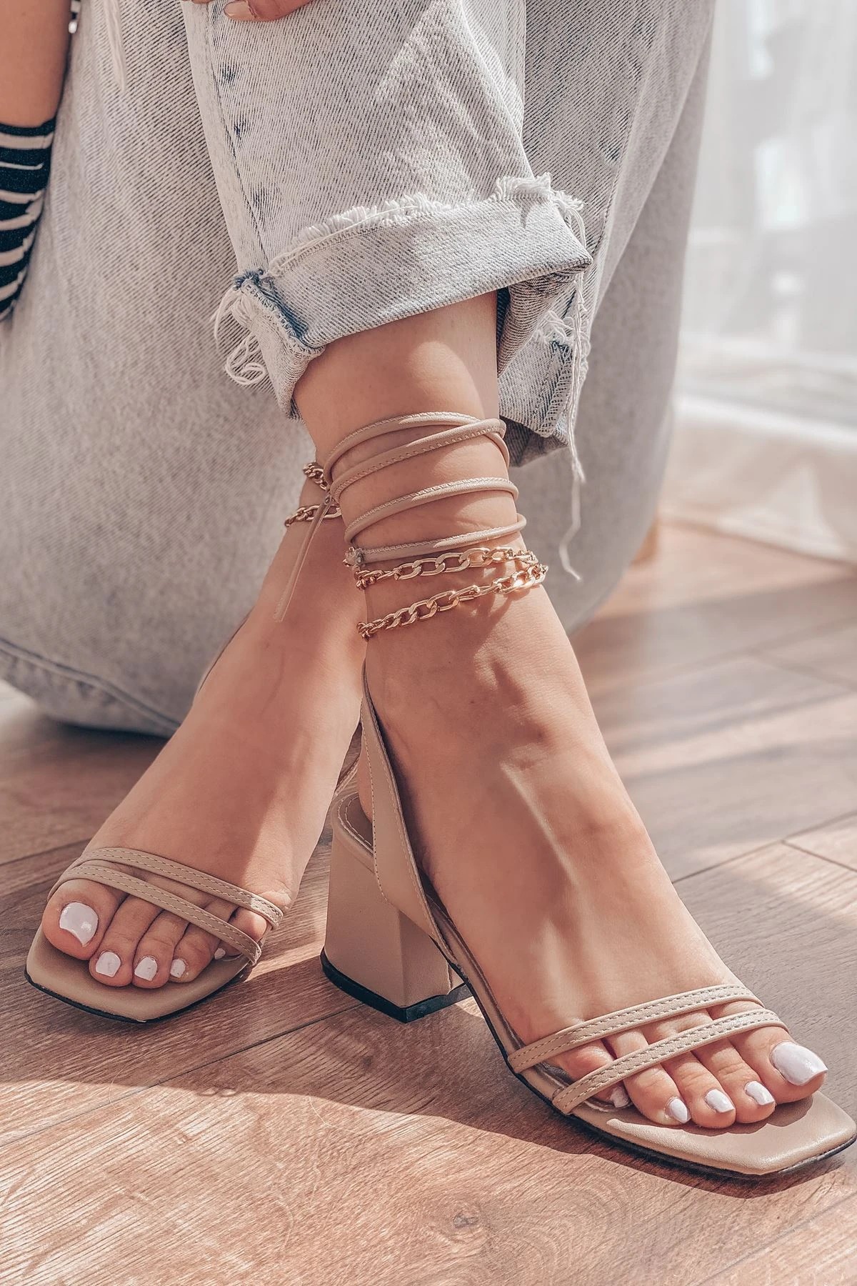 Bargeta matte leather short heeled shoes nude