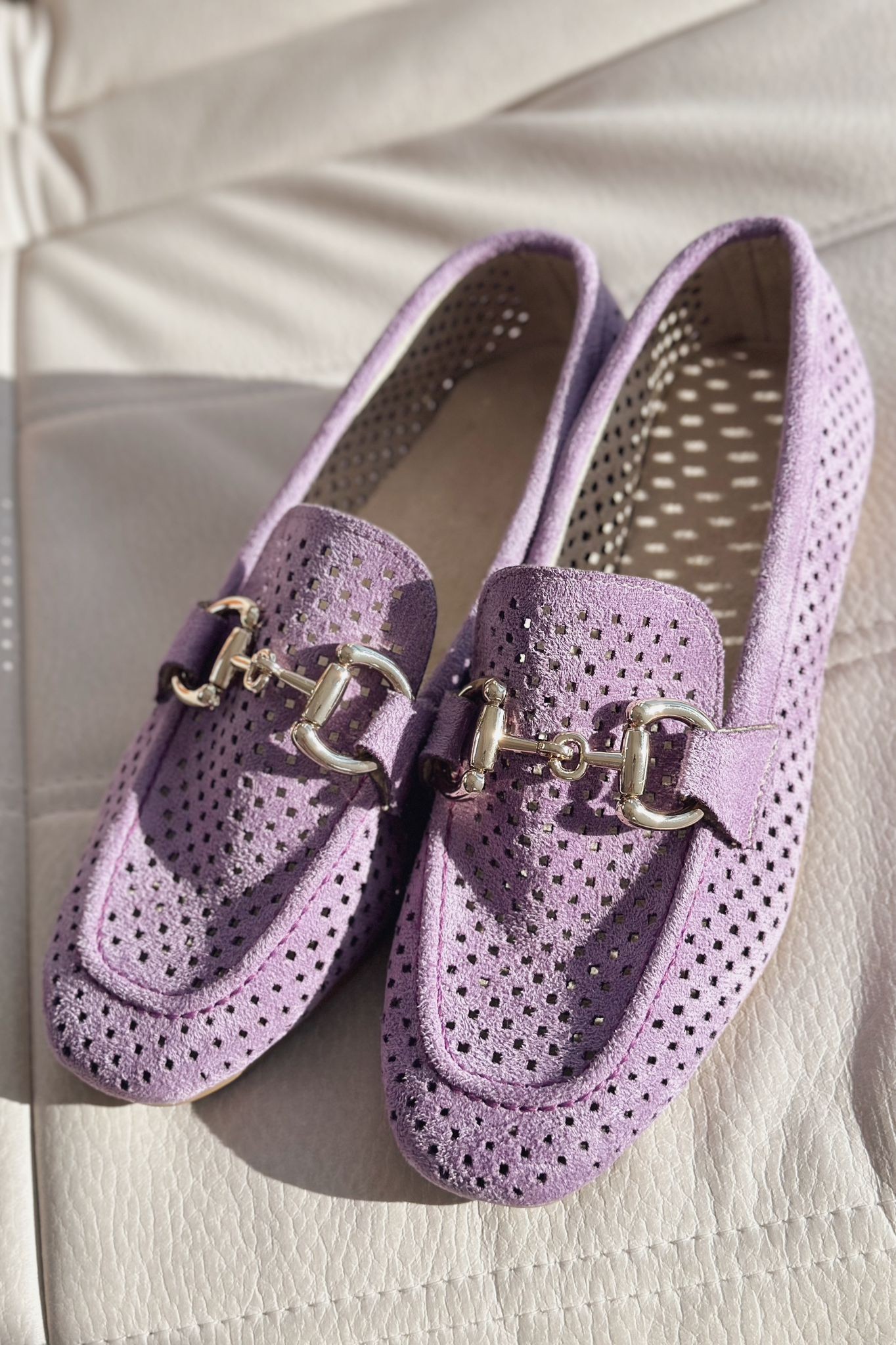 Rofin Suede Buckle Detailed Perforated Women's Loafer Lilac