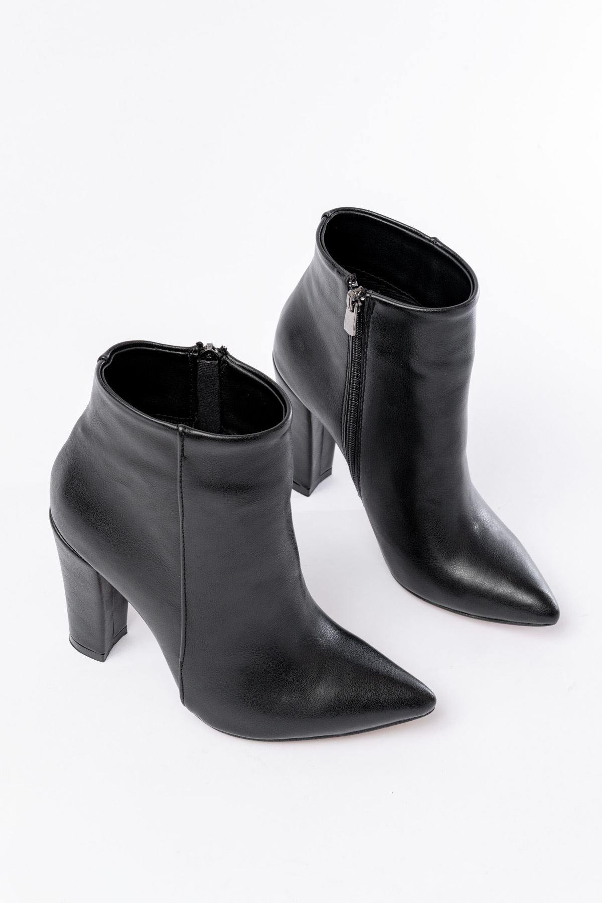 Alvora Black Heeled Zipper Women's Boots