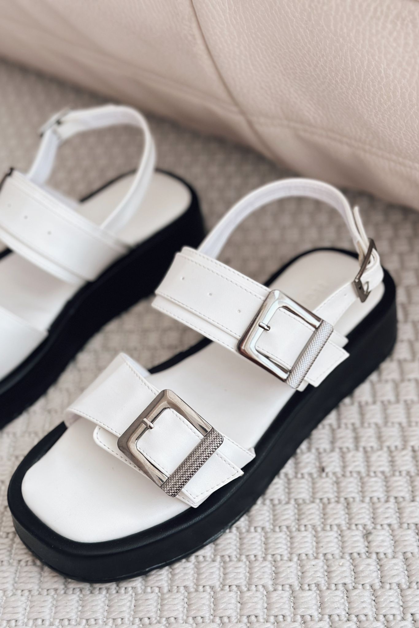 Perina Matte Leather Buckle Detailed Women's Sandals White