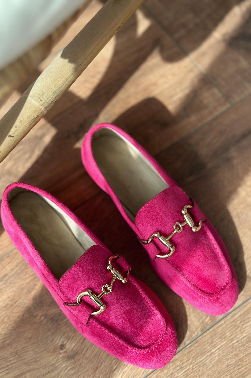 Lofin Suede Buckle Detailed Women's Loafer Fuchsia