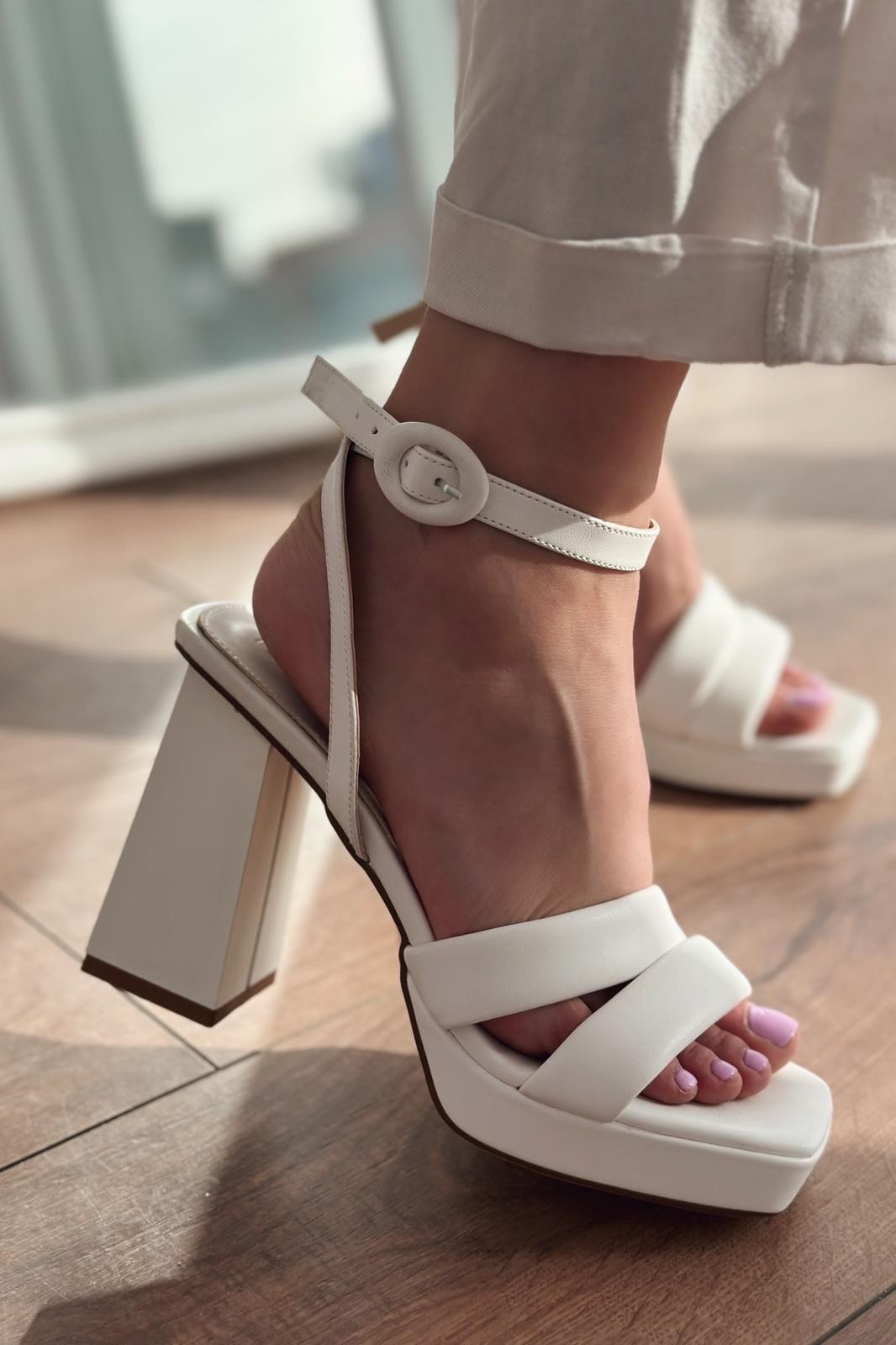 Tonna Matte Leather Banded Platform Heeled Shoes White