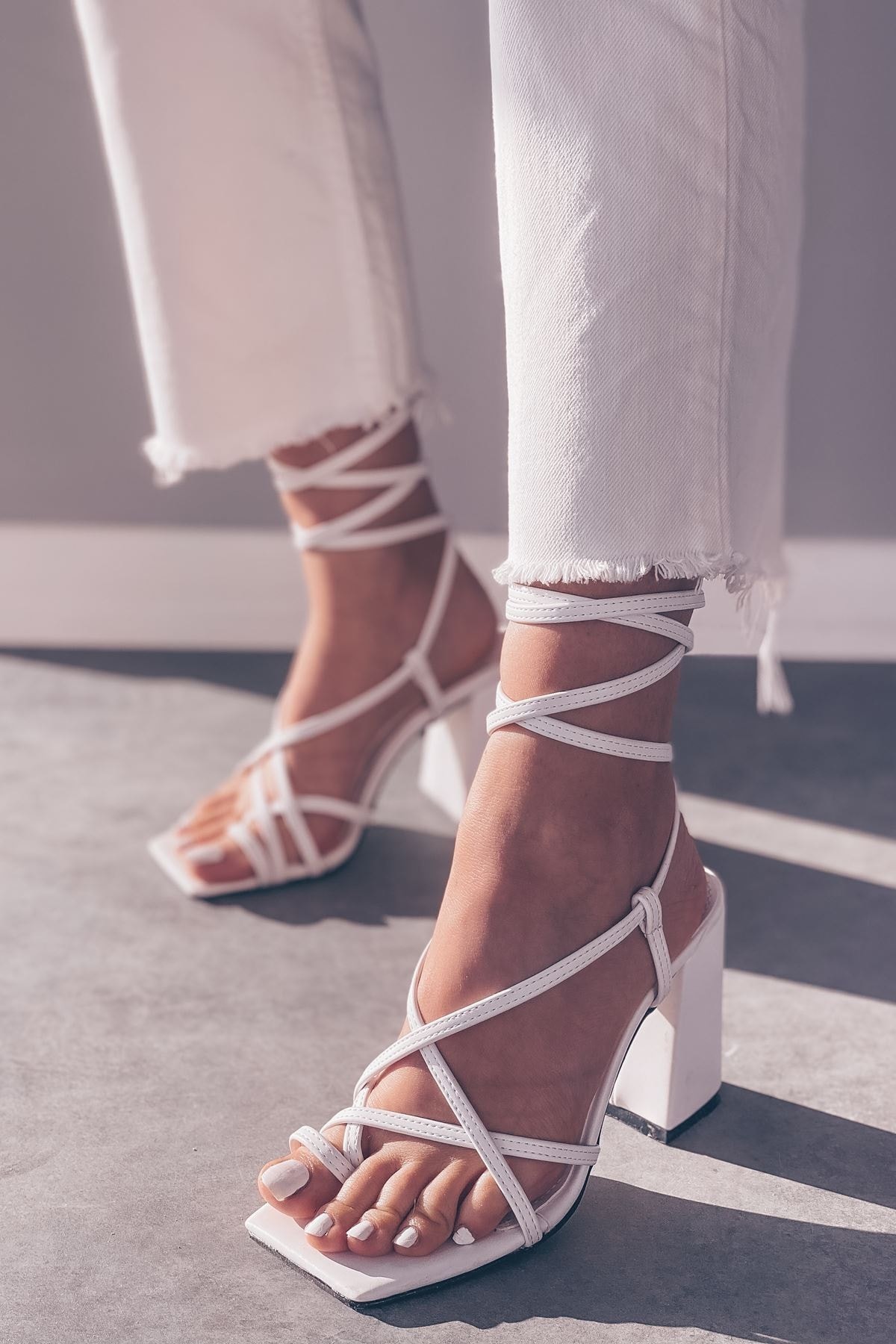 Nigela matte leather heeled shoes white