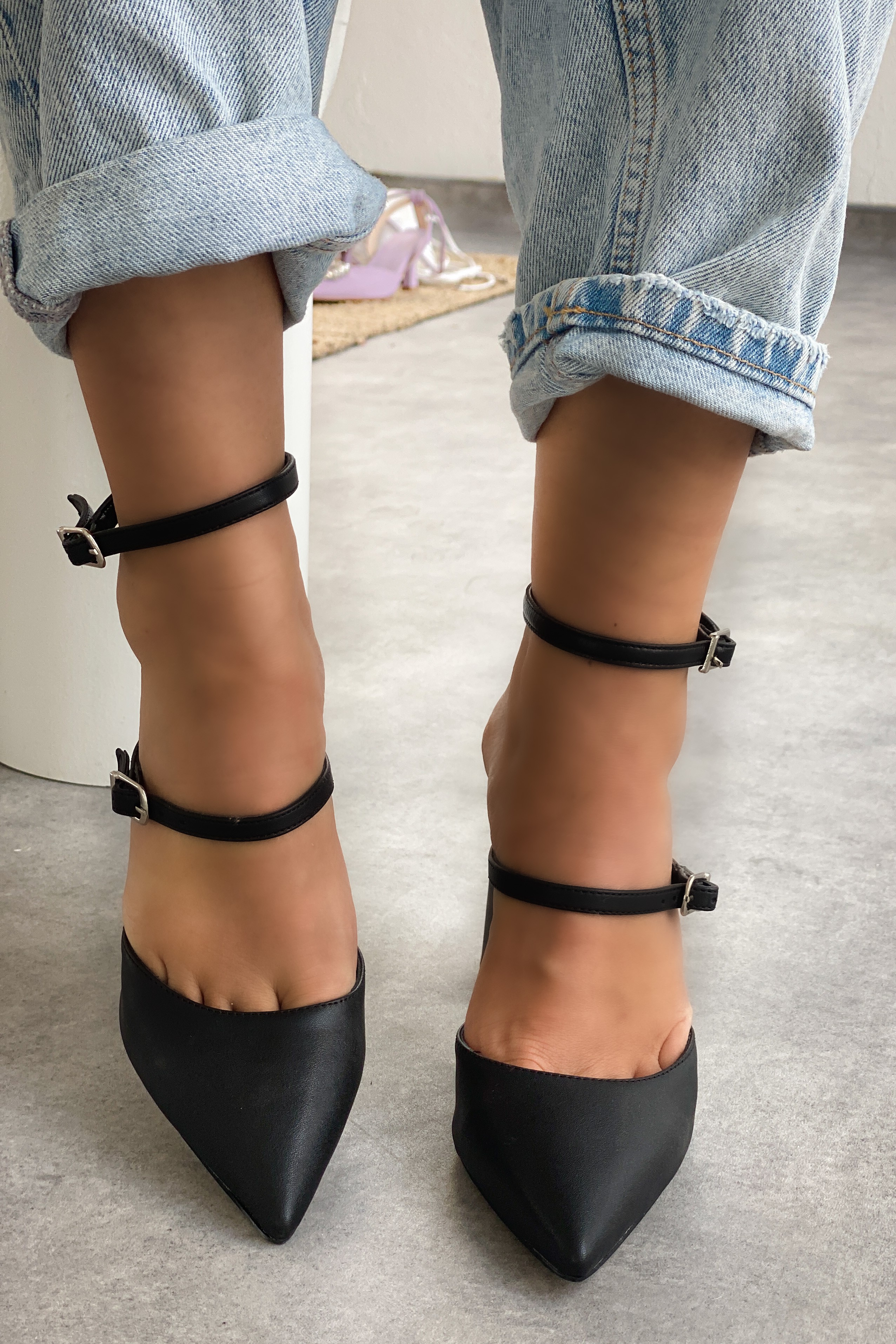 Olenpa matte leather high heeled shoes black