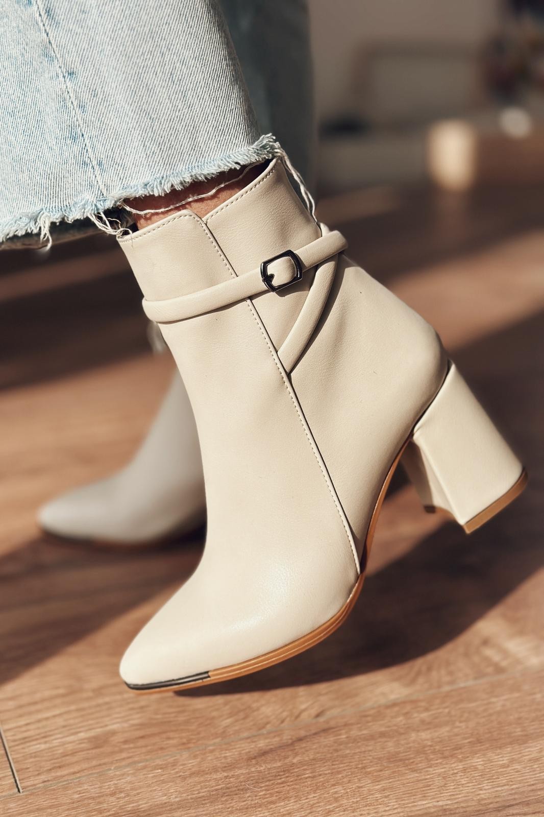 Sonest Matte Leather Women's Heeled Boots Beige