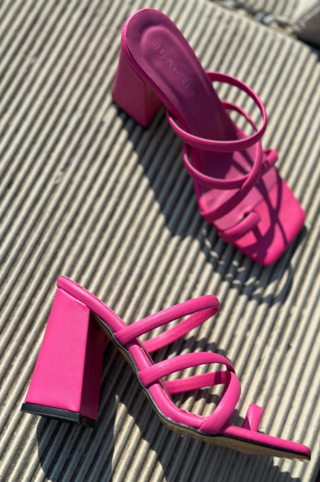 Pavina Matte Leather Finger Detailed Woman Heels Slipper Fuchsia Pink