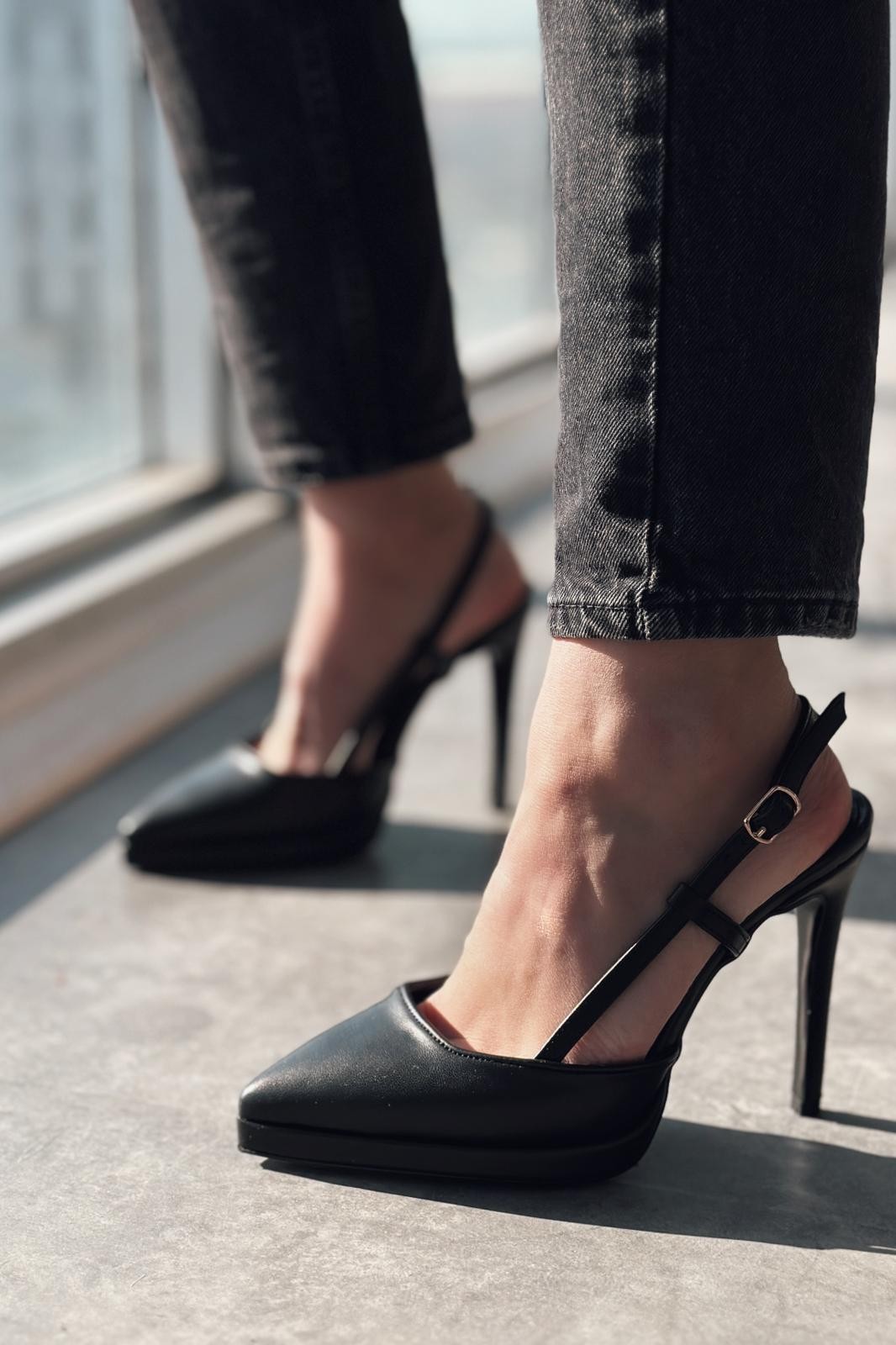 Henax Matte Leather Platform Stiletto Heels Black