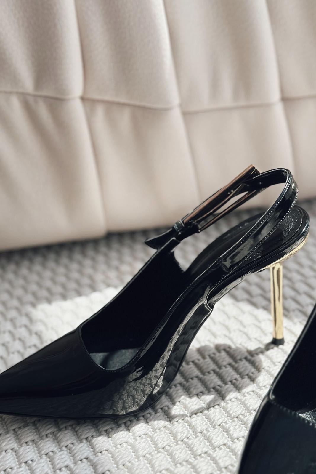 Oswet Patent Leather Thin Heeled Stiletto Black