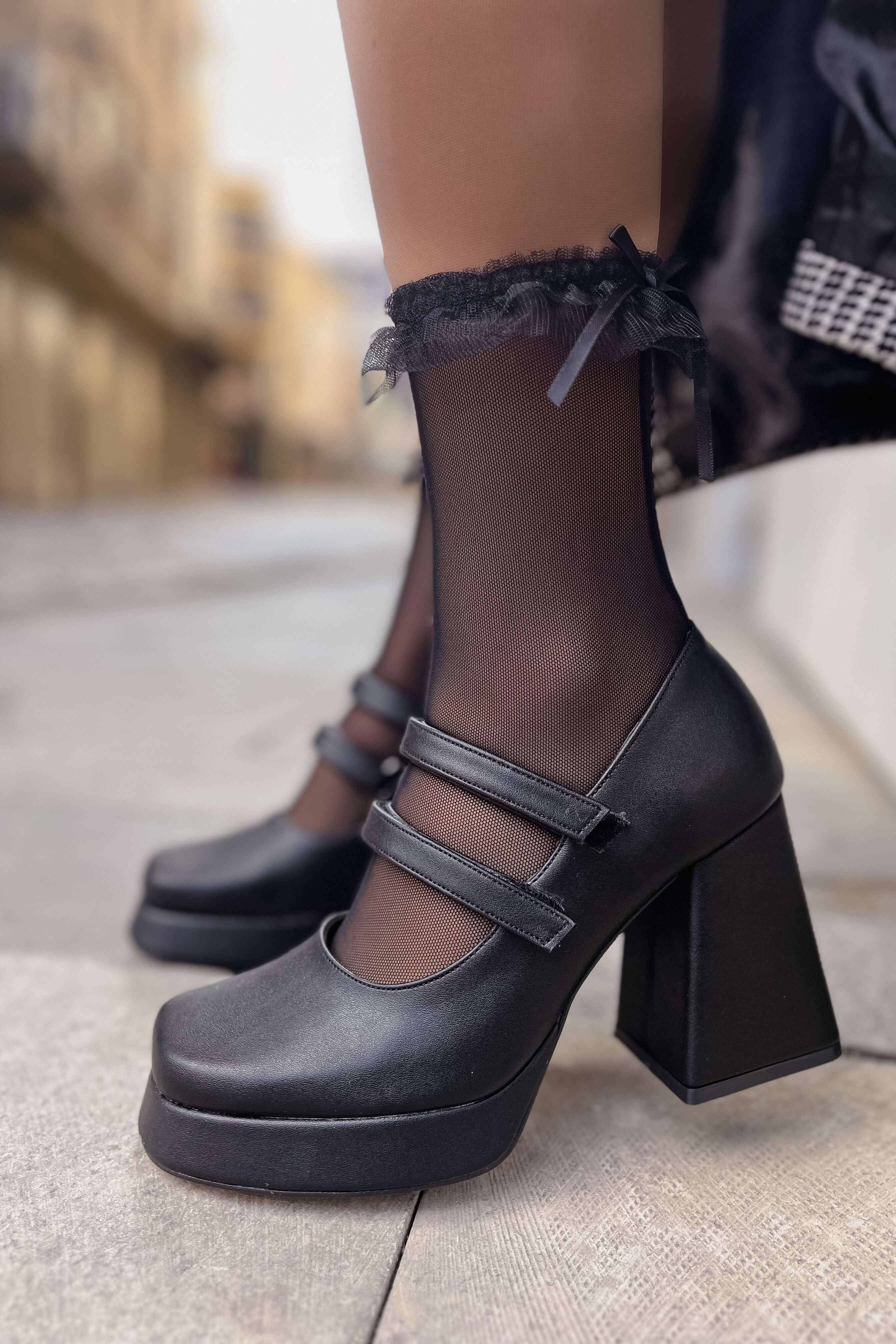 Oneva matte leather heeled shoes black