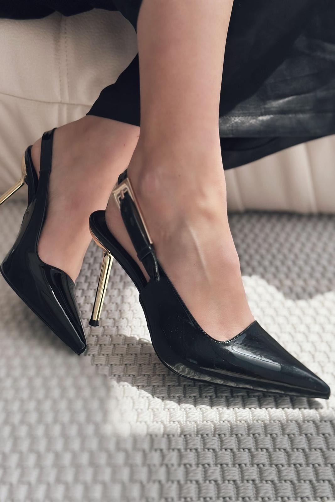 Oswet Patent Leather Thin Heeled Stiletto Black