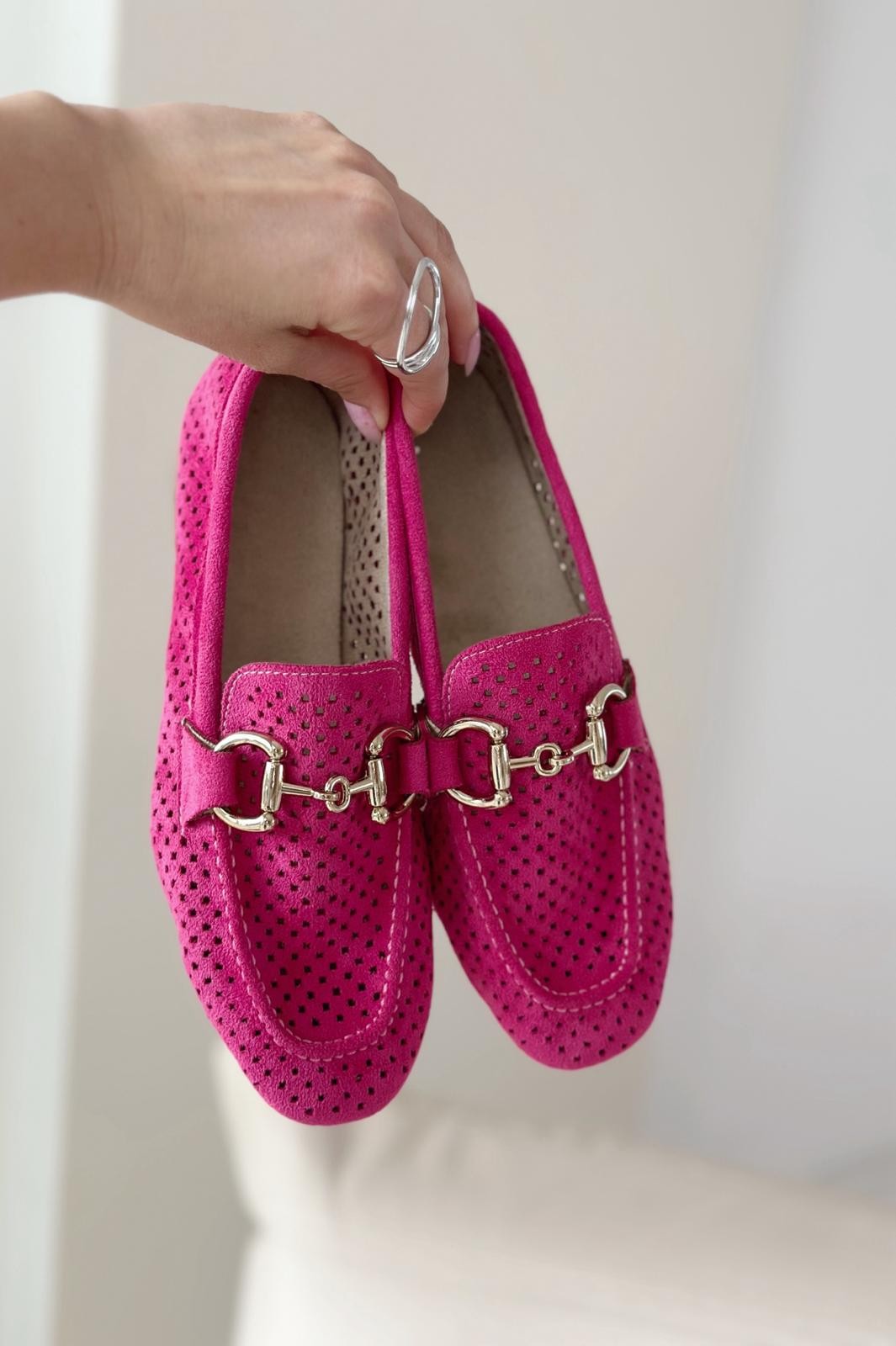 Rofin Suede Buckle Detailed Perforated Women's Loafer Fuchsia