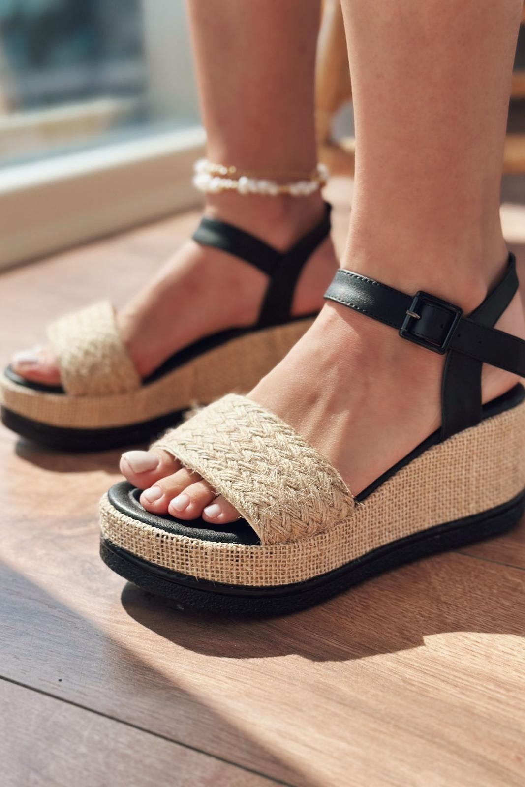 Regons Women's Sandals with Straw Filled Heels Black